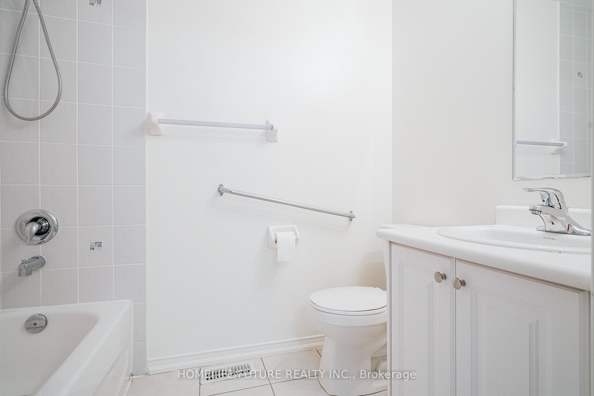 14 Mosely Crescent photo 28