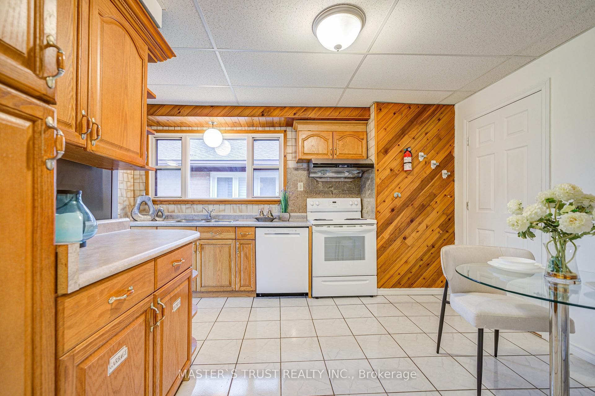 30 Deerfield Road photo 14
