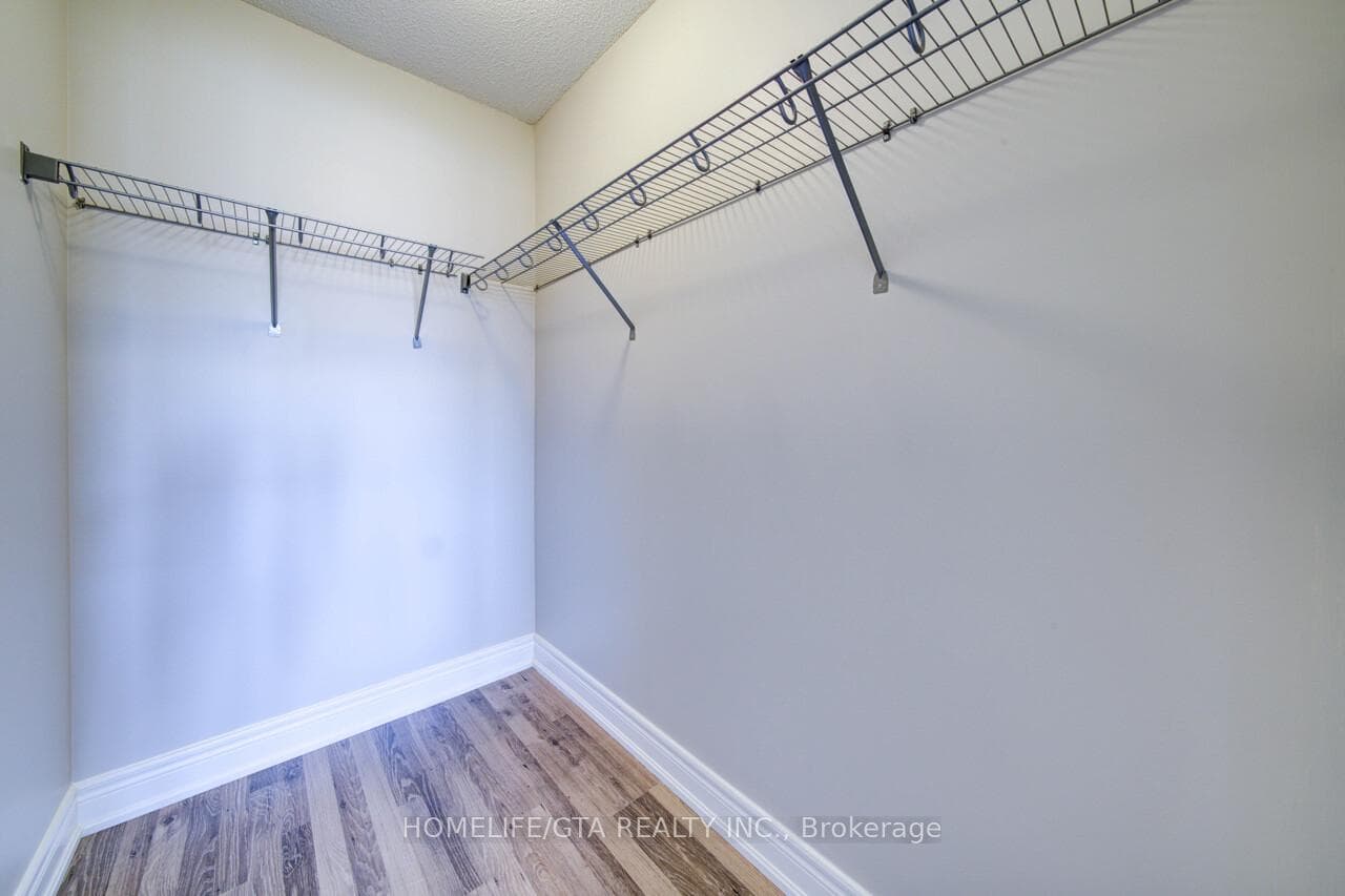 288 ATKINSON Street photo 33