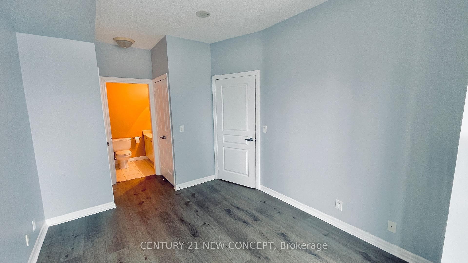 220 Burnhamthorpe Road Unit 601 photo 13