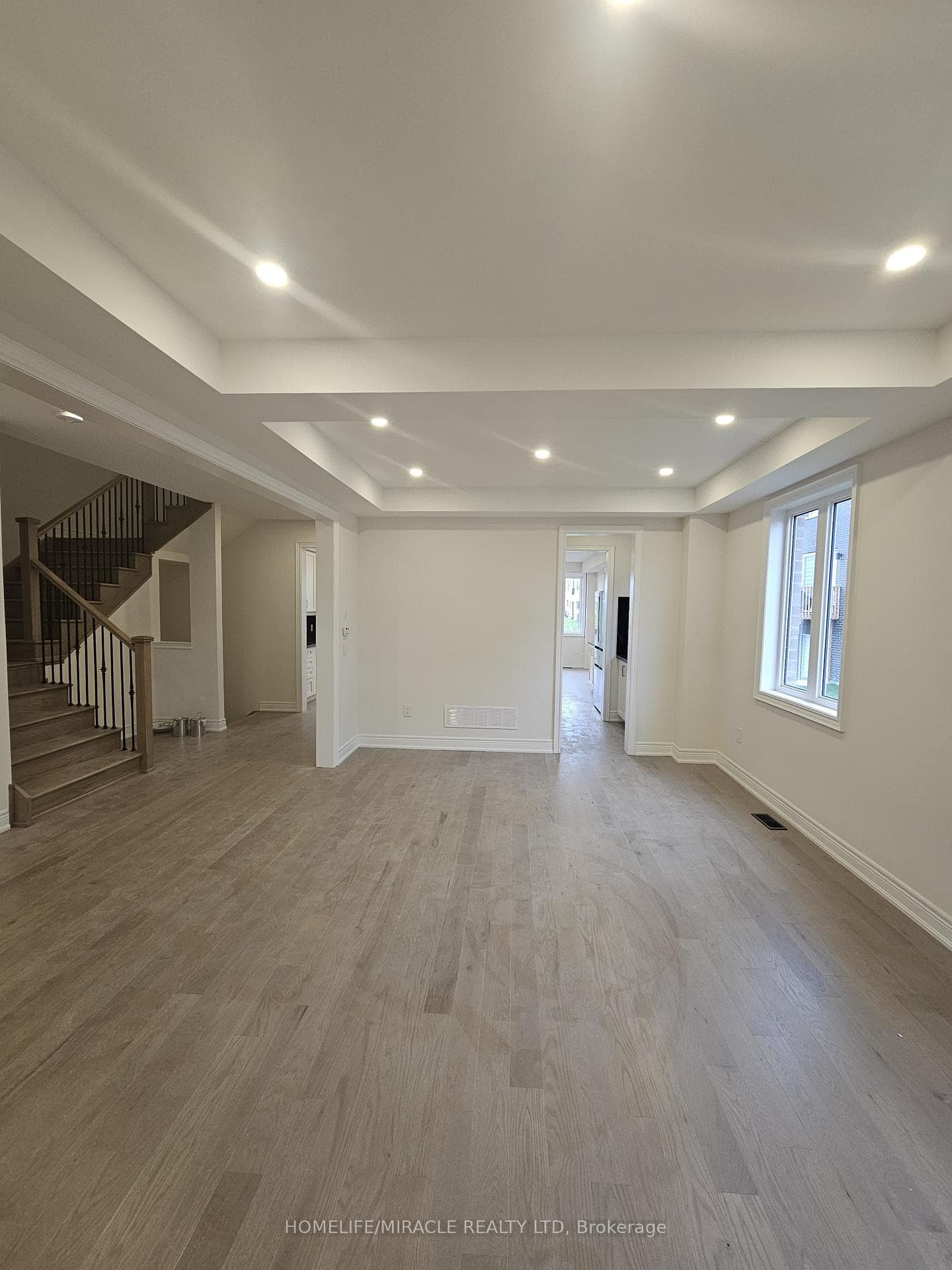 15 Settlers Crescent photo 8