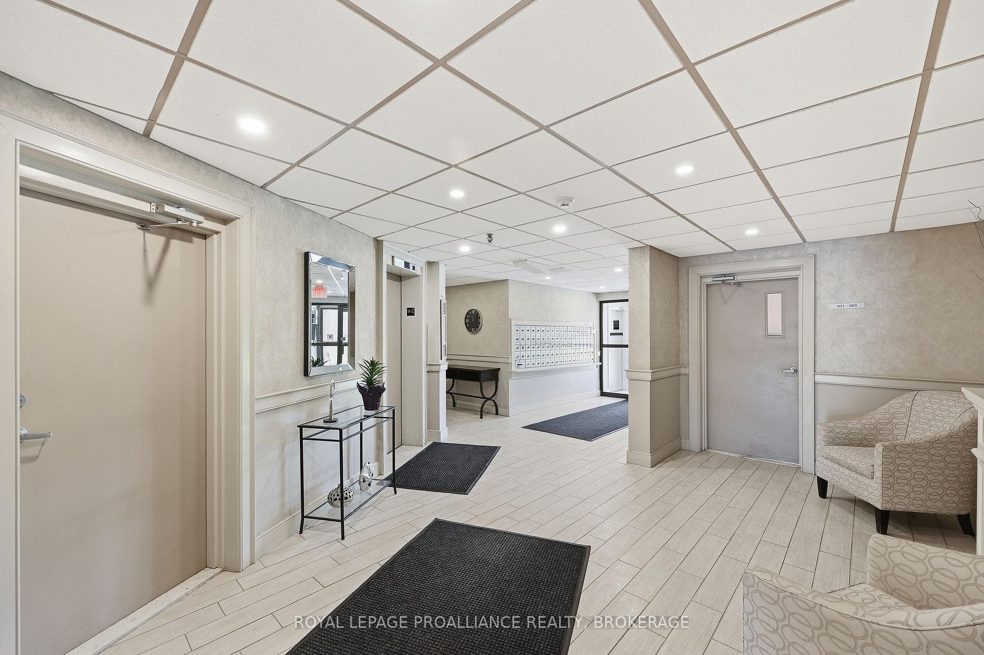 358 Queen Mary Road Unit 609 photo 7