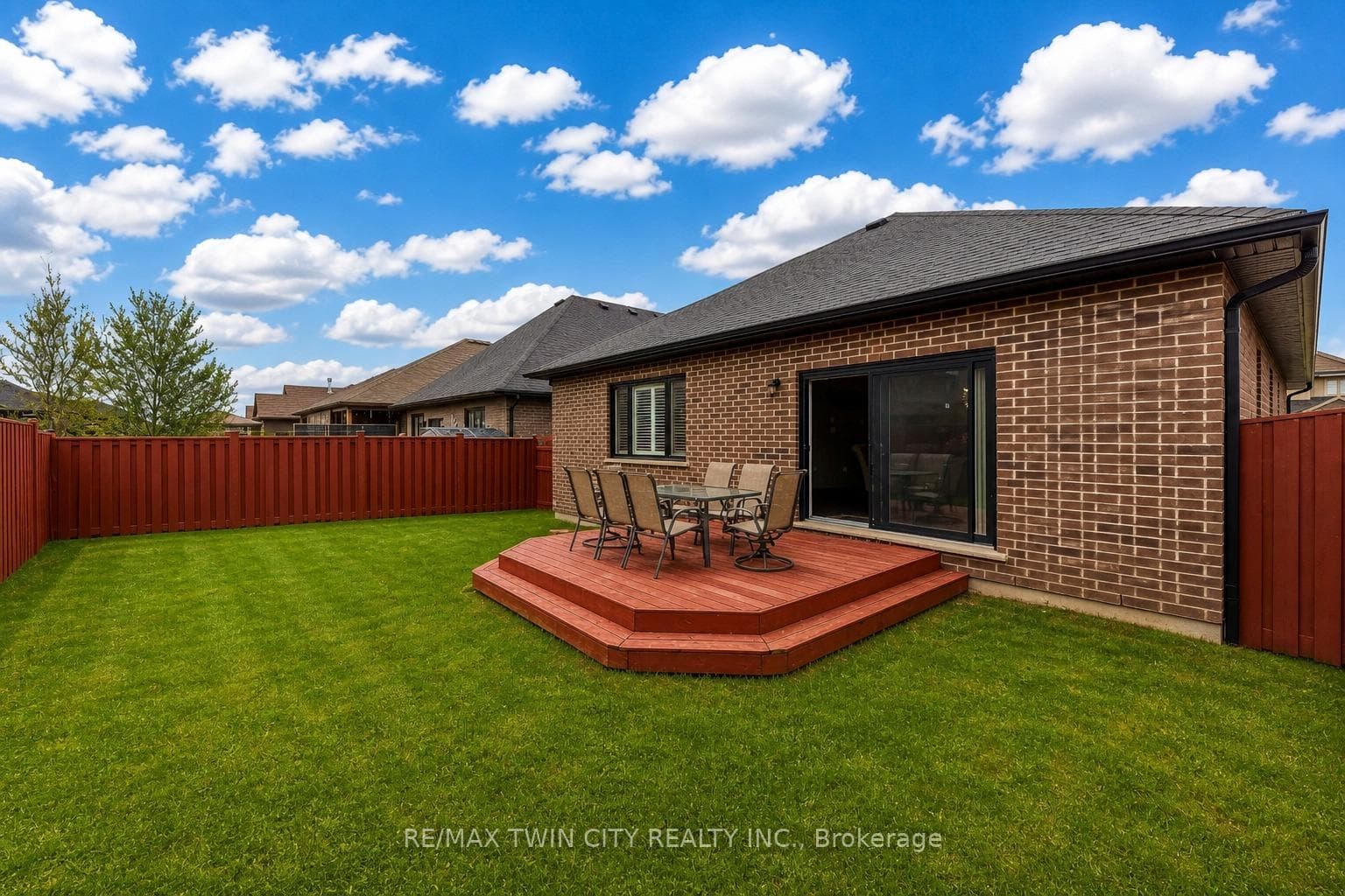 86 Woodberry Crescent photo 35