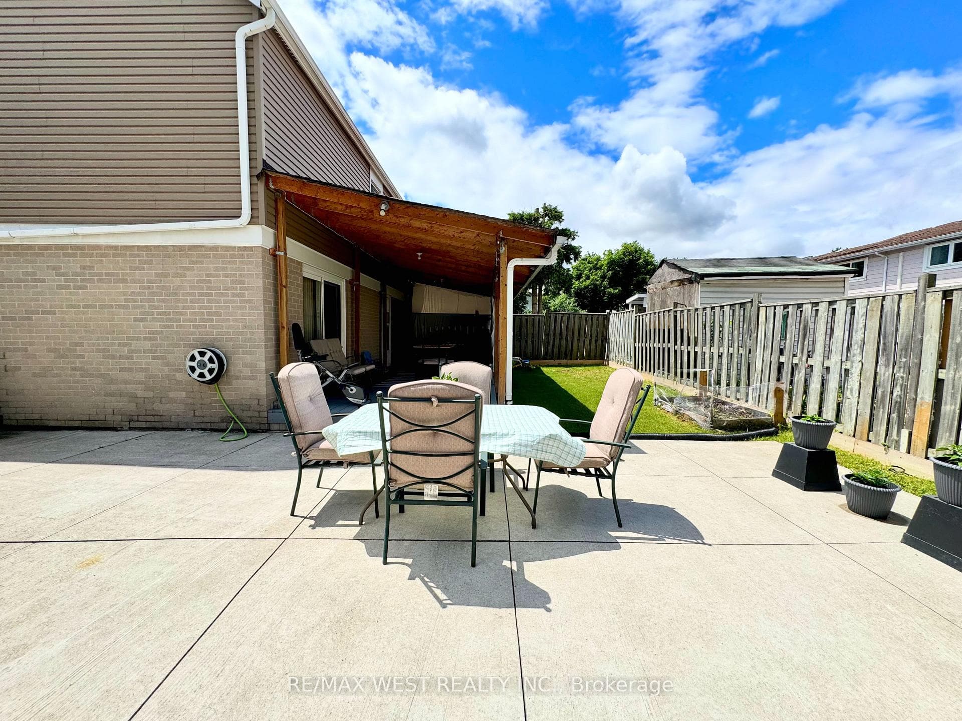 10 Hardcastle Court photo 31