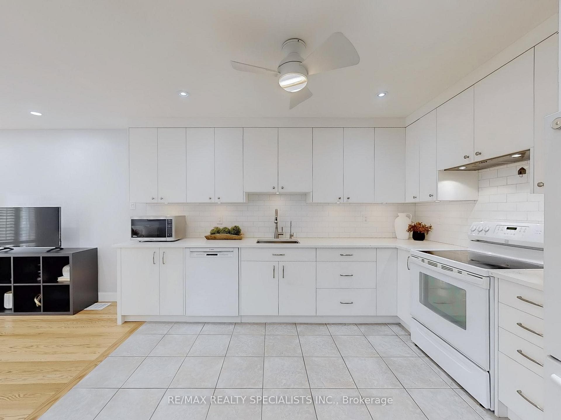 2945 Thomas Street Unit 127 photo 7