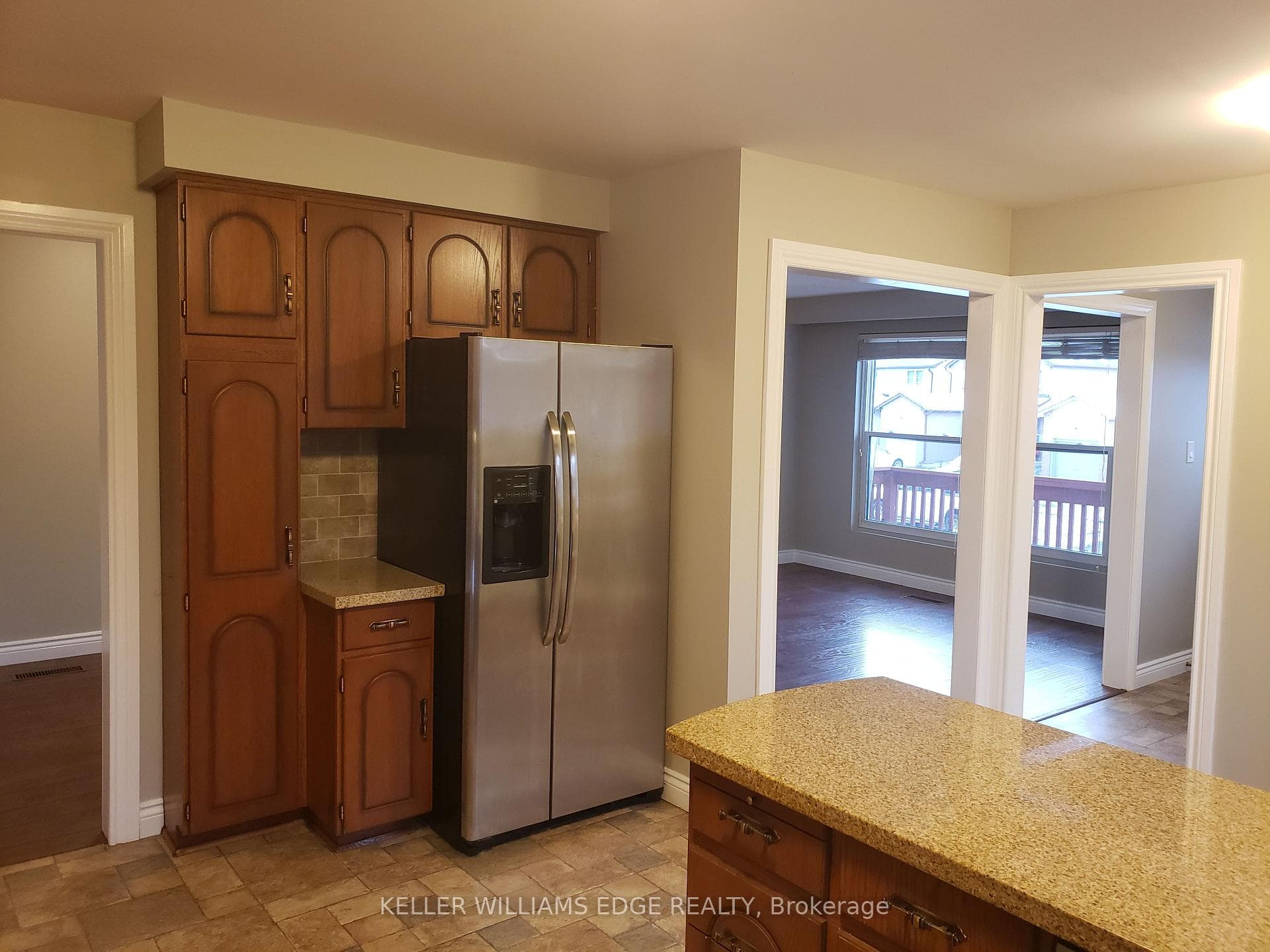 2328 Glastonbury Road photo 12