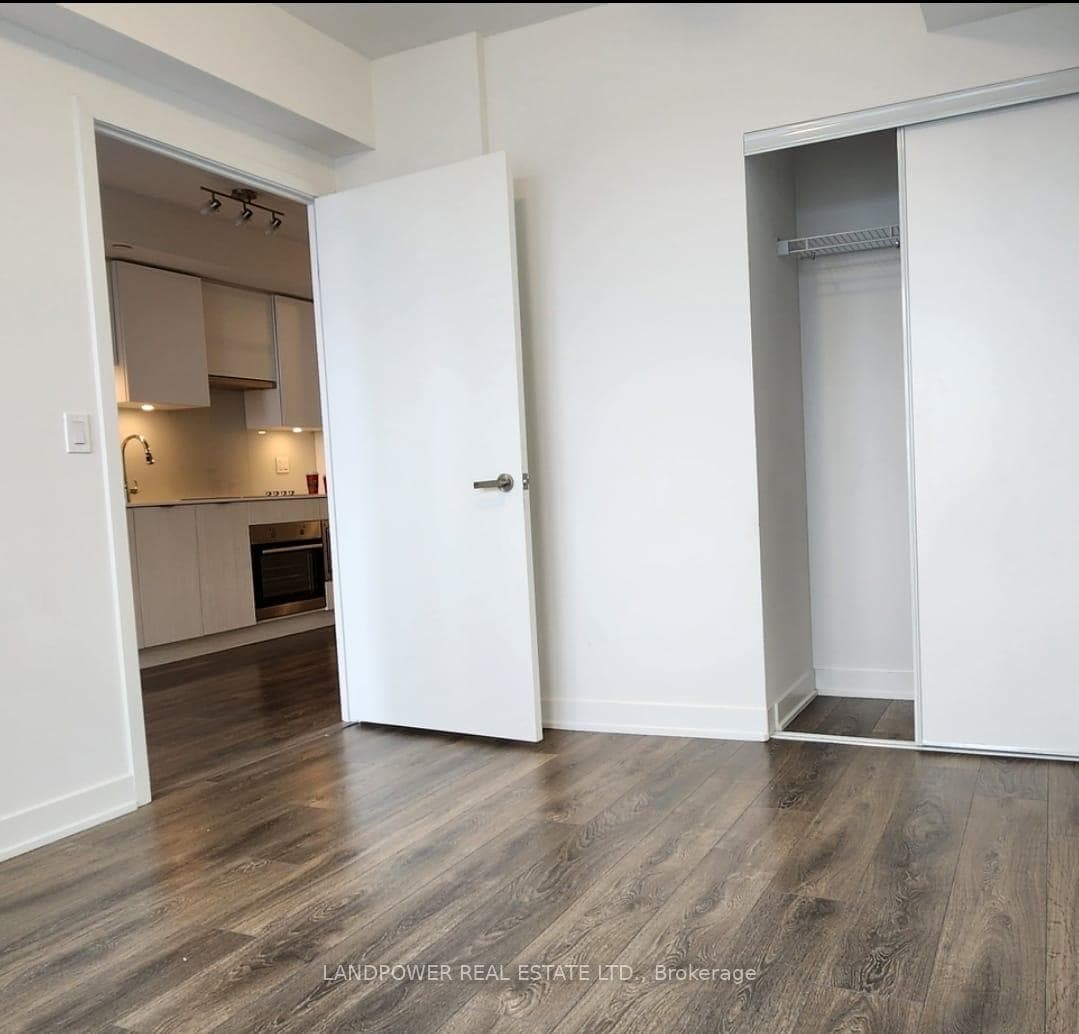 99 Broadway Avenue Unit 3201 photo 6