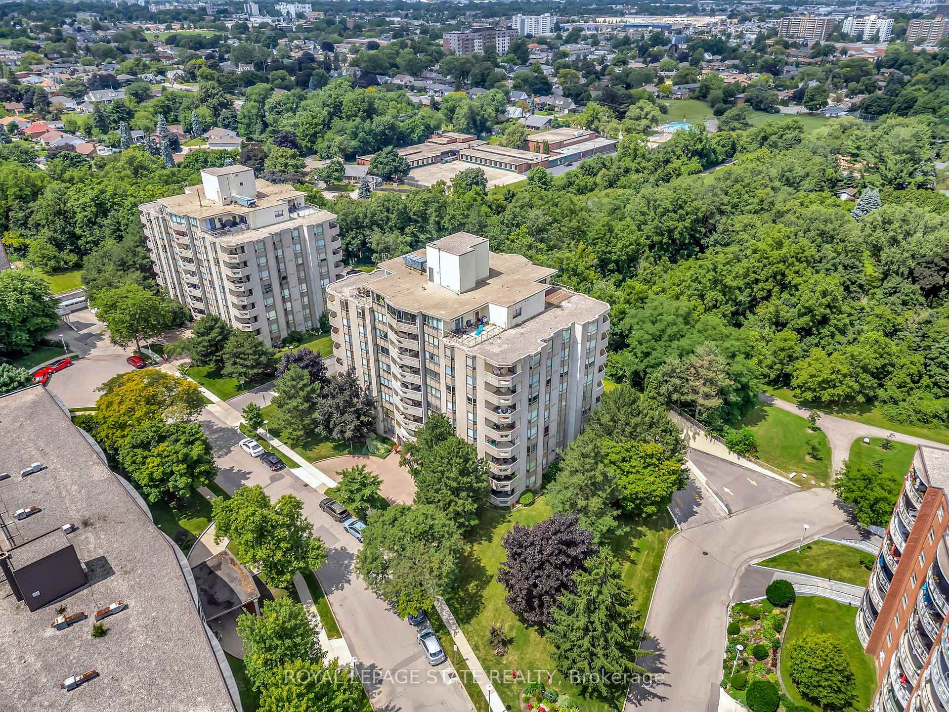 8 Village Green Boulevard Unit 611 photo 34