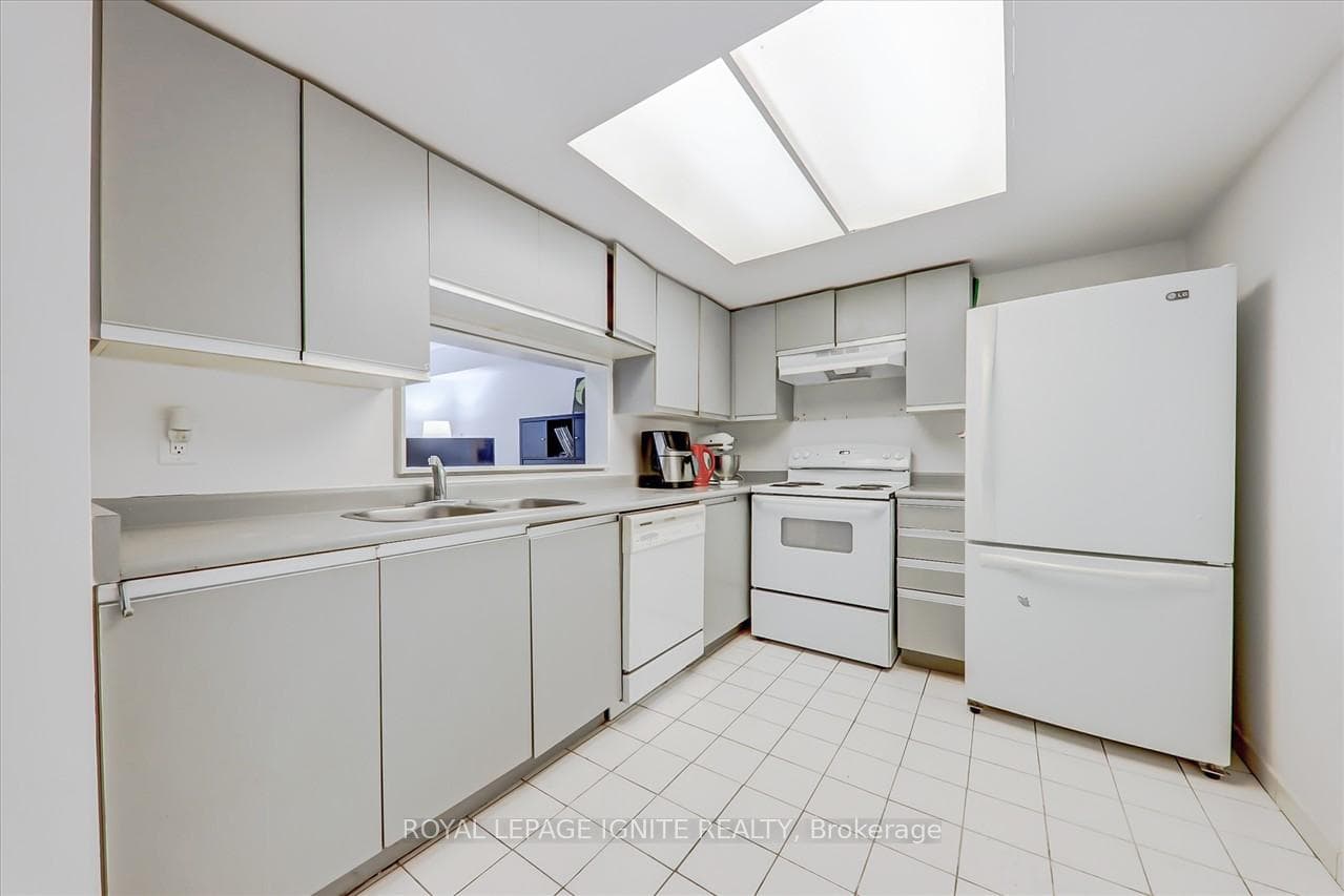 11753 Sheppard Avenue Unit 305 photo 17