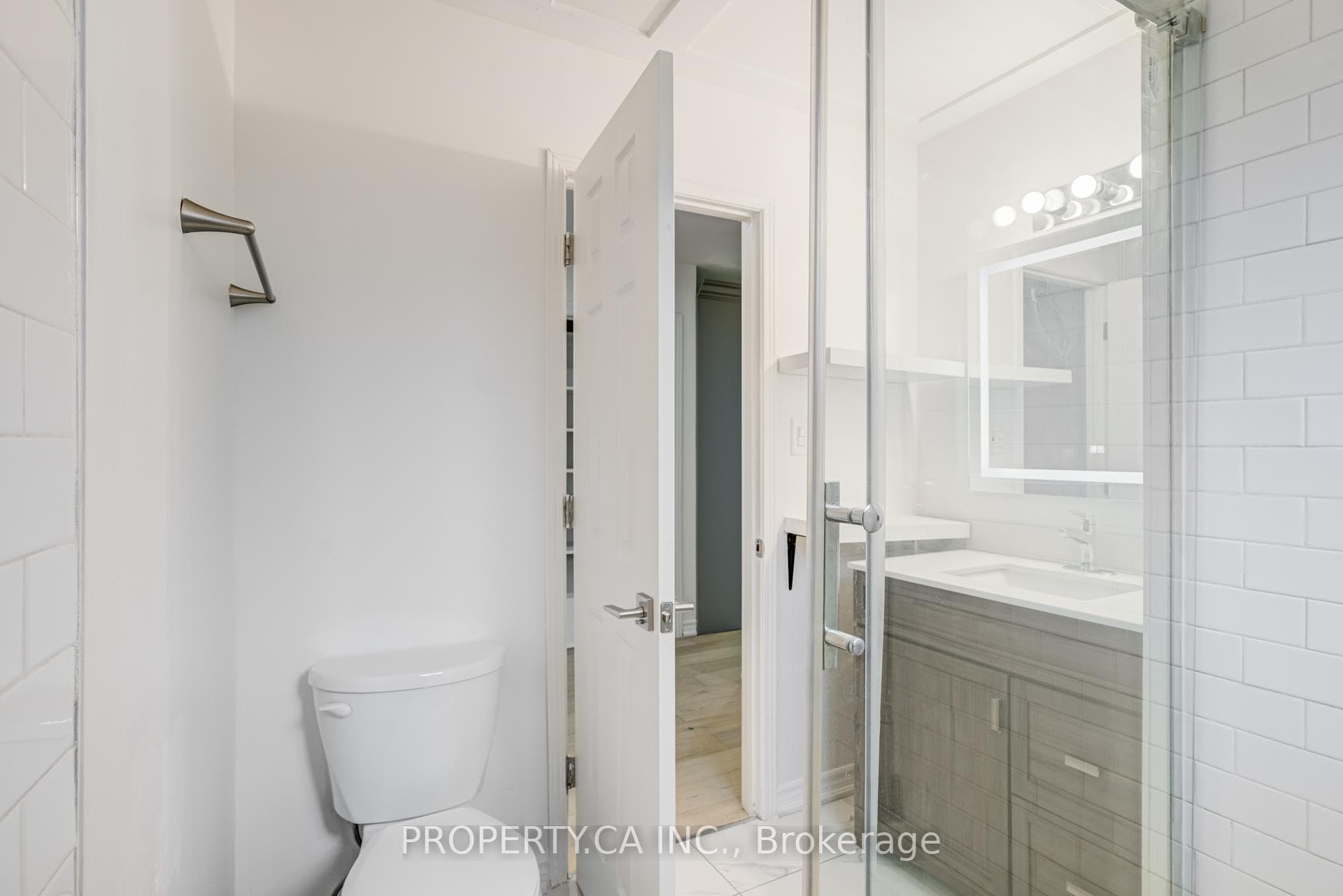 405 Washington Road photo 25