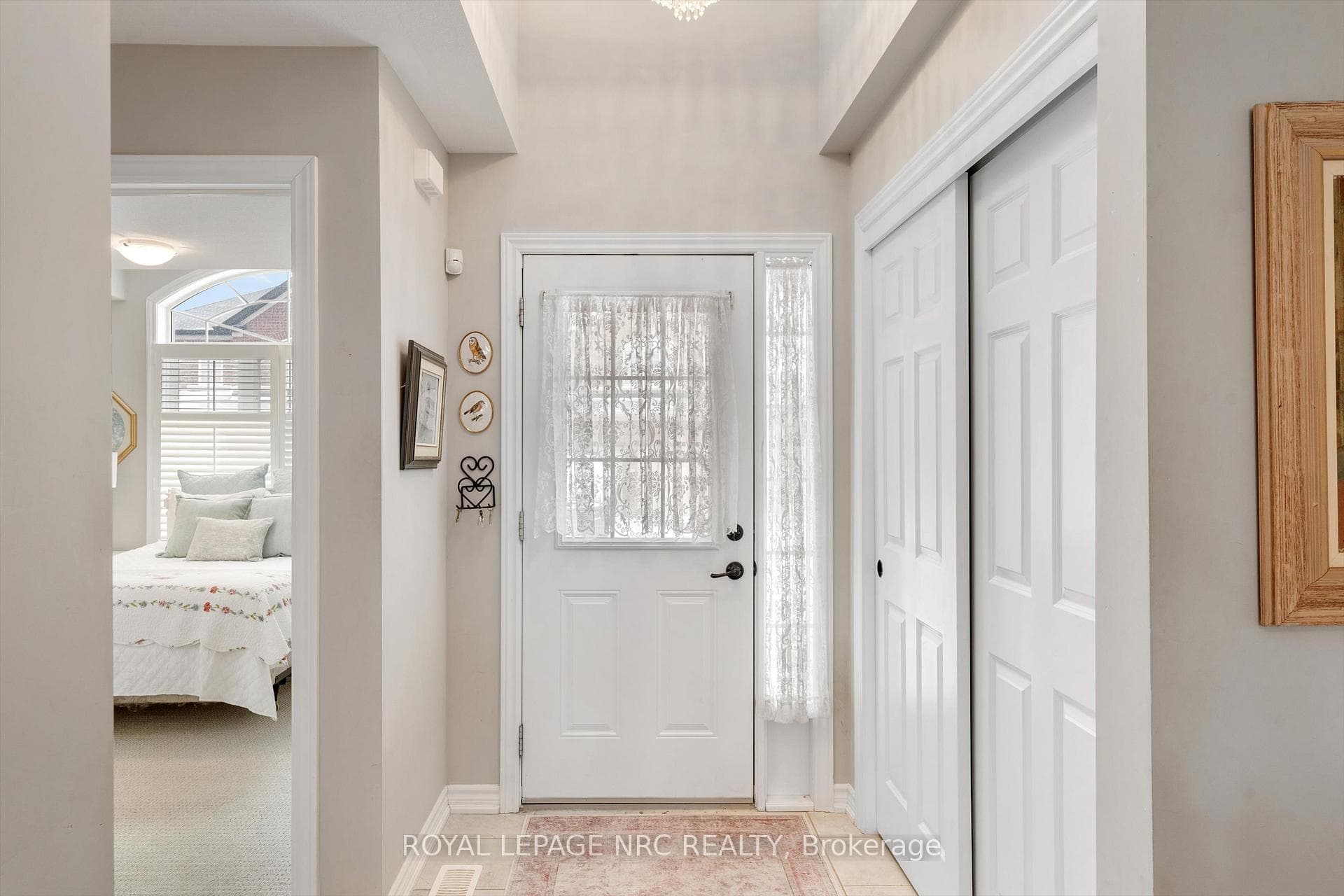 77 AVERY Crescent Unit 11 photo 9
