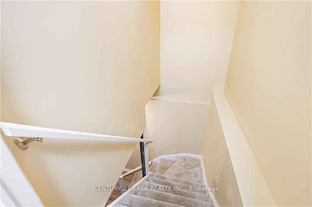 422 MAYHEW Street photo 22