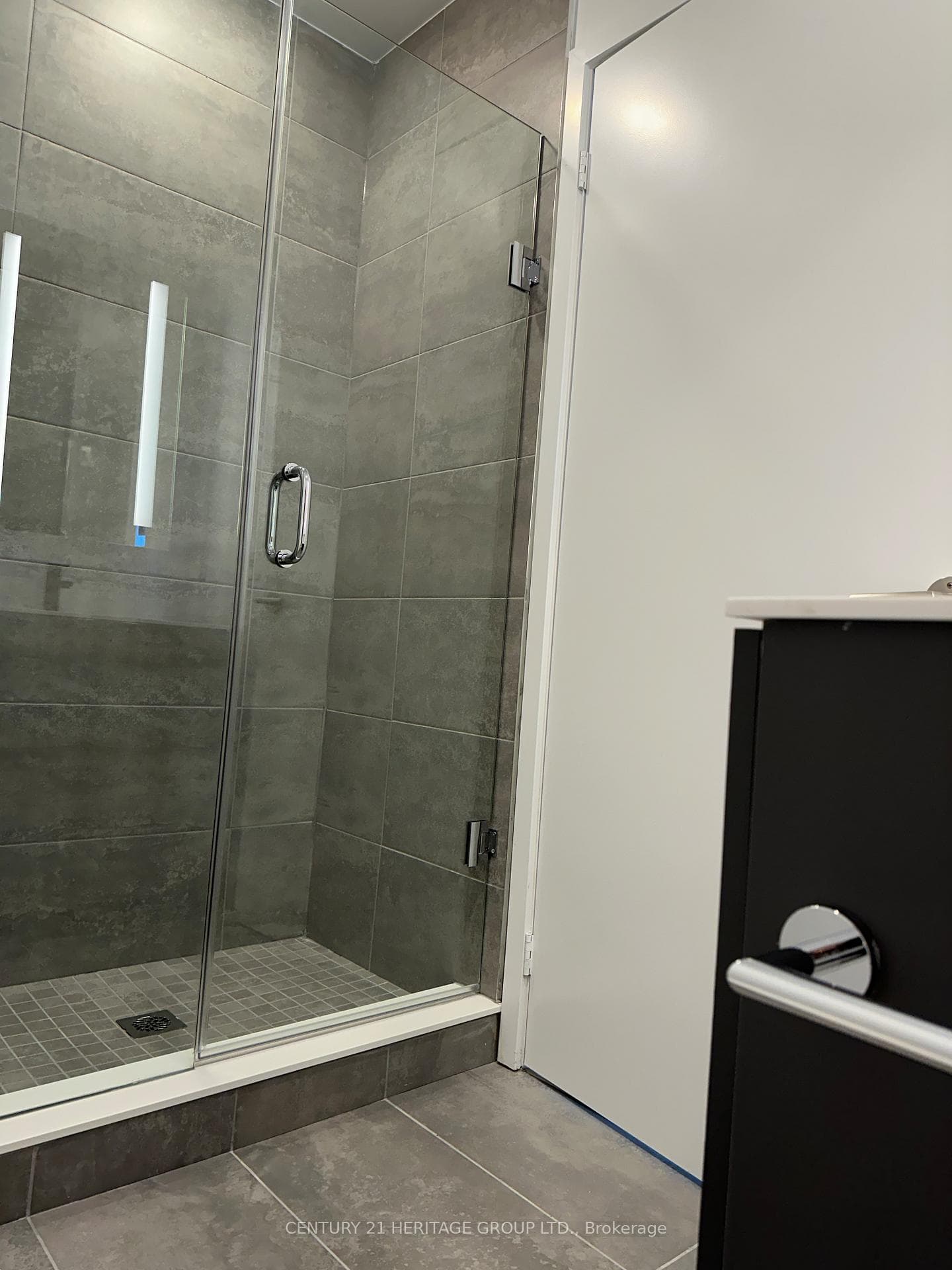 500 Dupont Street Unit 815 photo 18
