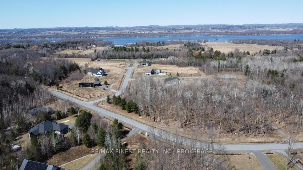 1581 Kinsella Drive photo 3
