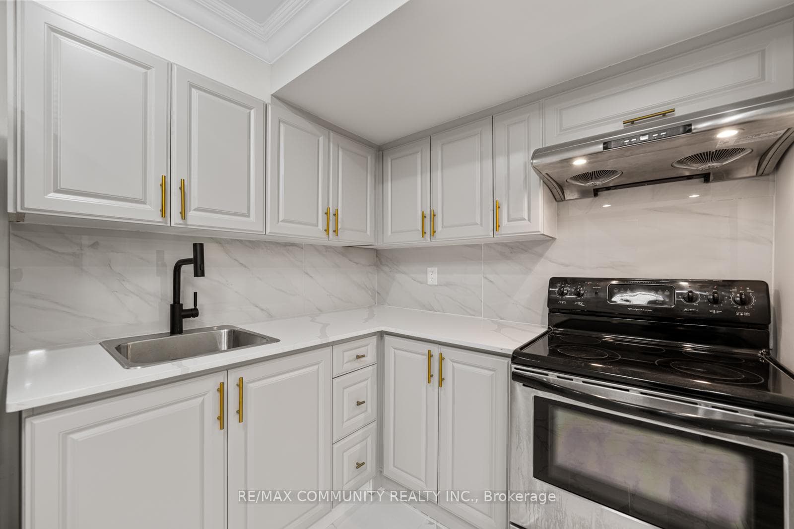 2483 Linwood Street photo 41