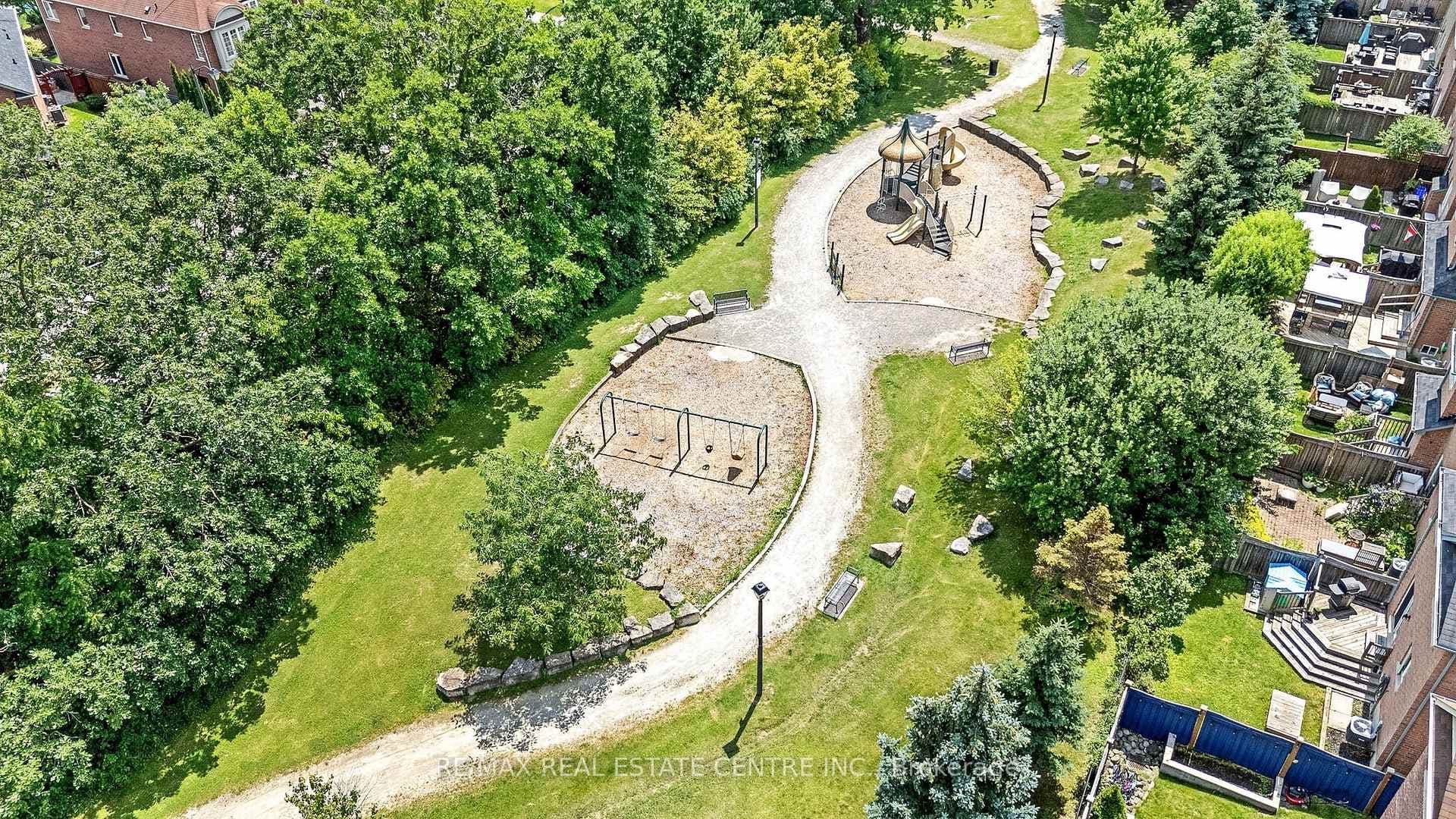 241 Duff Crescent photo 36