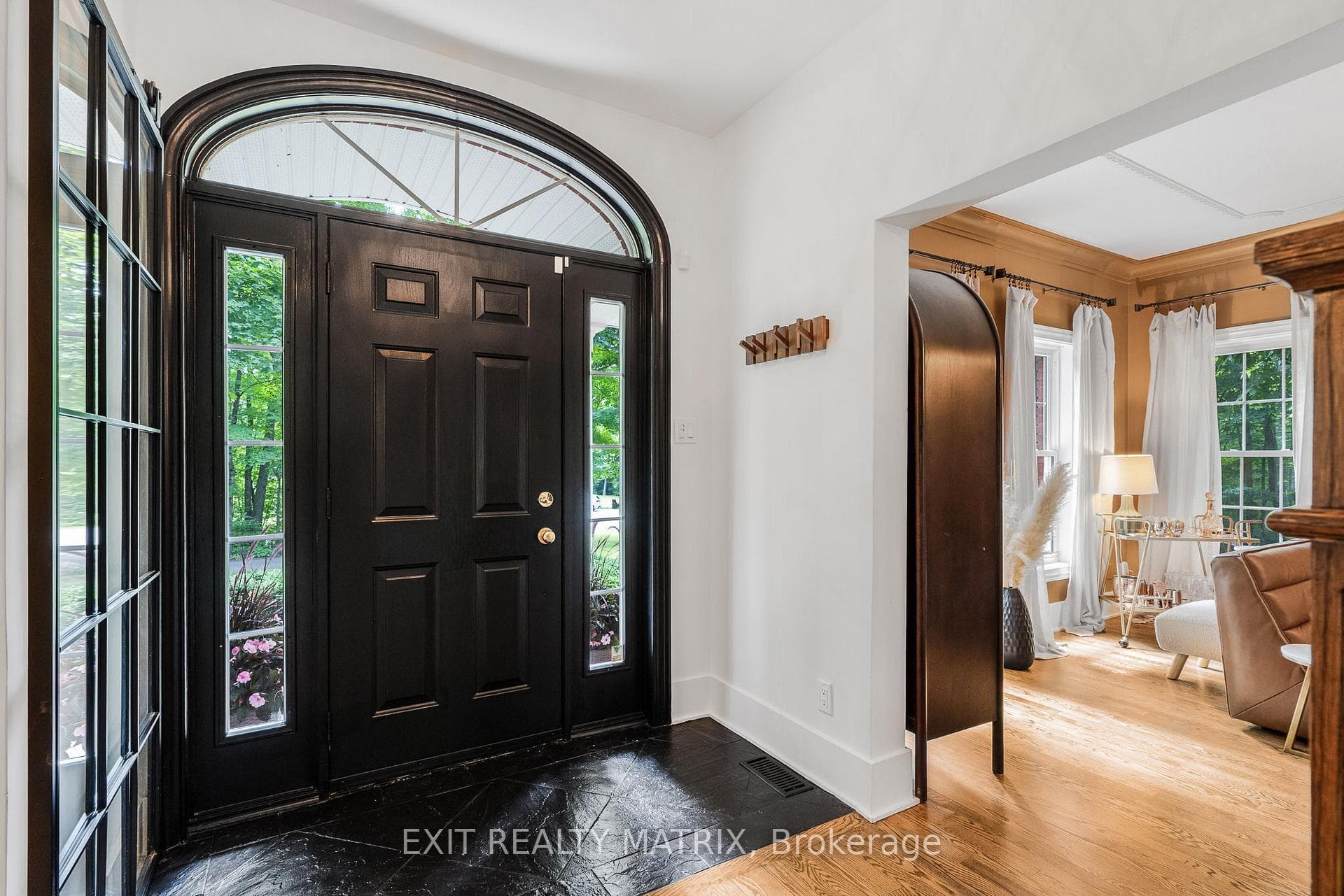 1271 GEORGES VANIER Drive photo 4