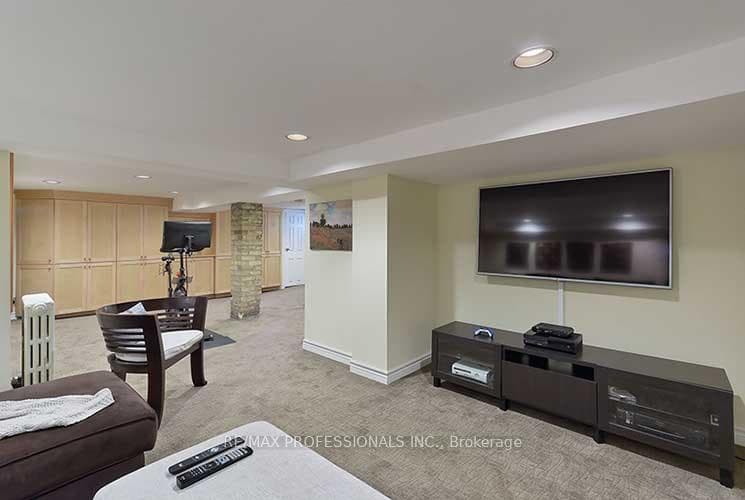 301 Beresford Avenue photo 27