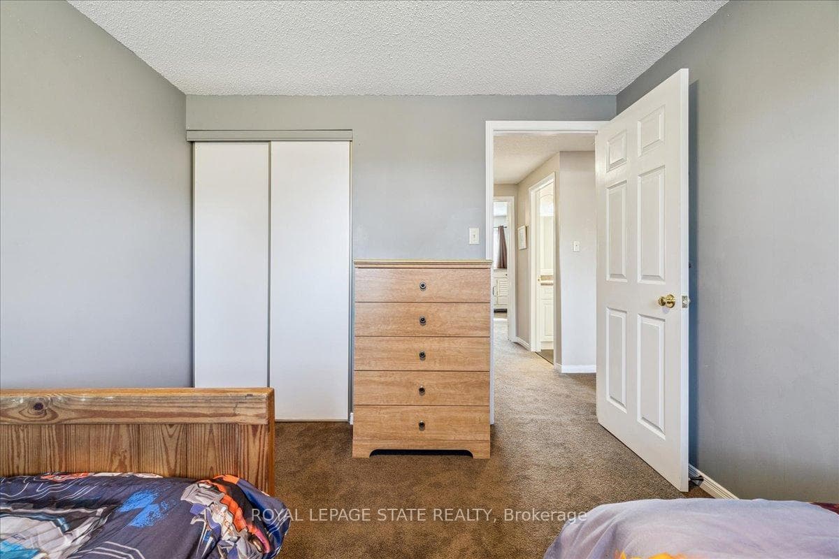 15 Ellington Avenue Unit 5 photo 32