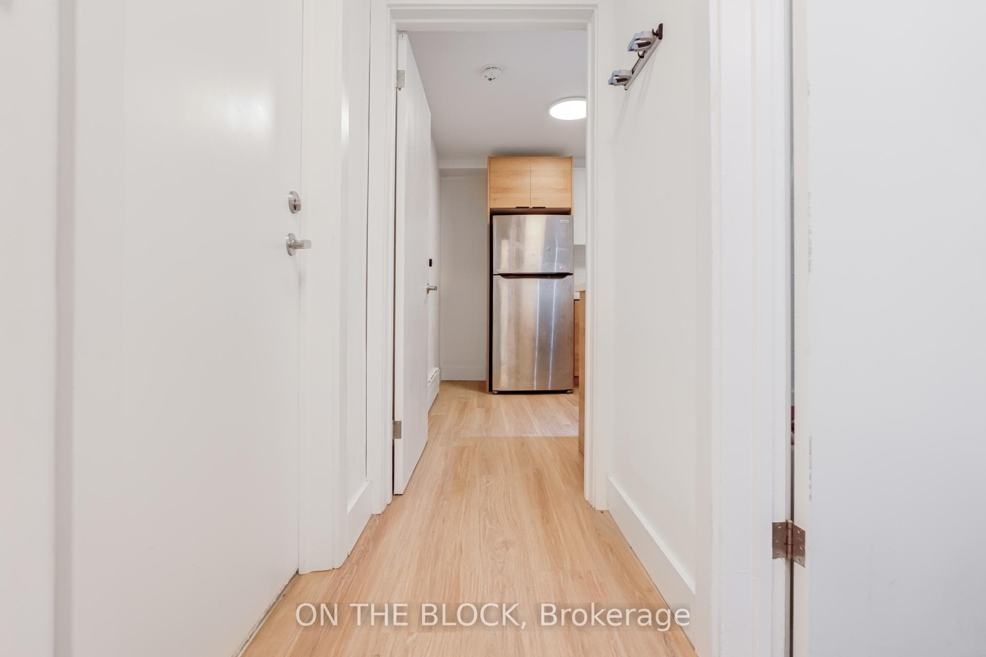 214 Robina Avenue Unit Lower photo 5