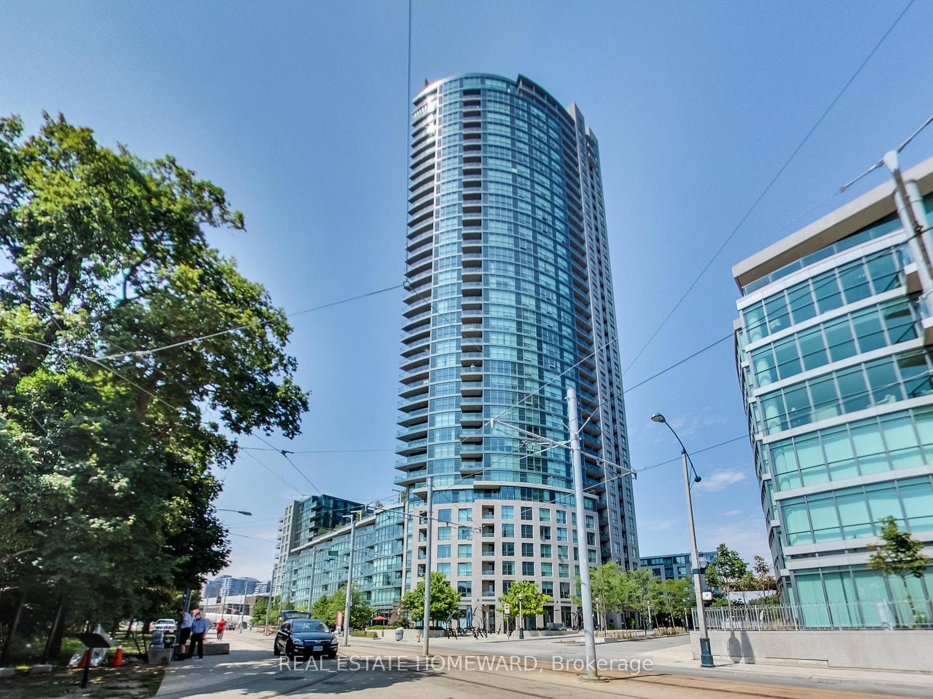 219 Fort York Boulevard Unit 720 photo 2