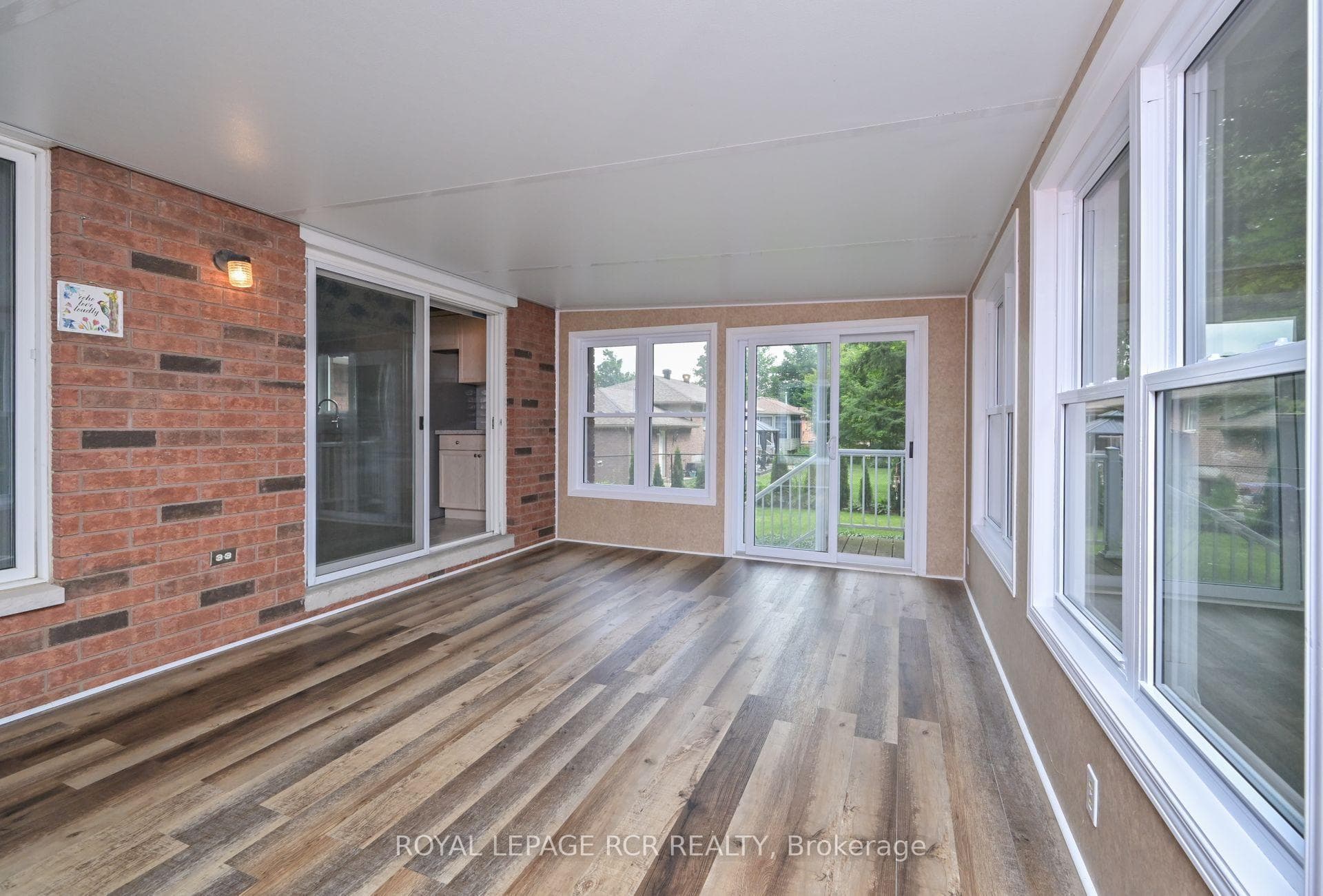 64 Moore Avenue photo 12