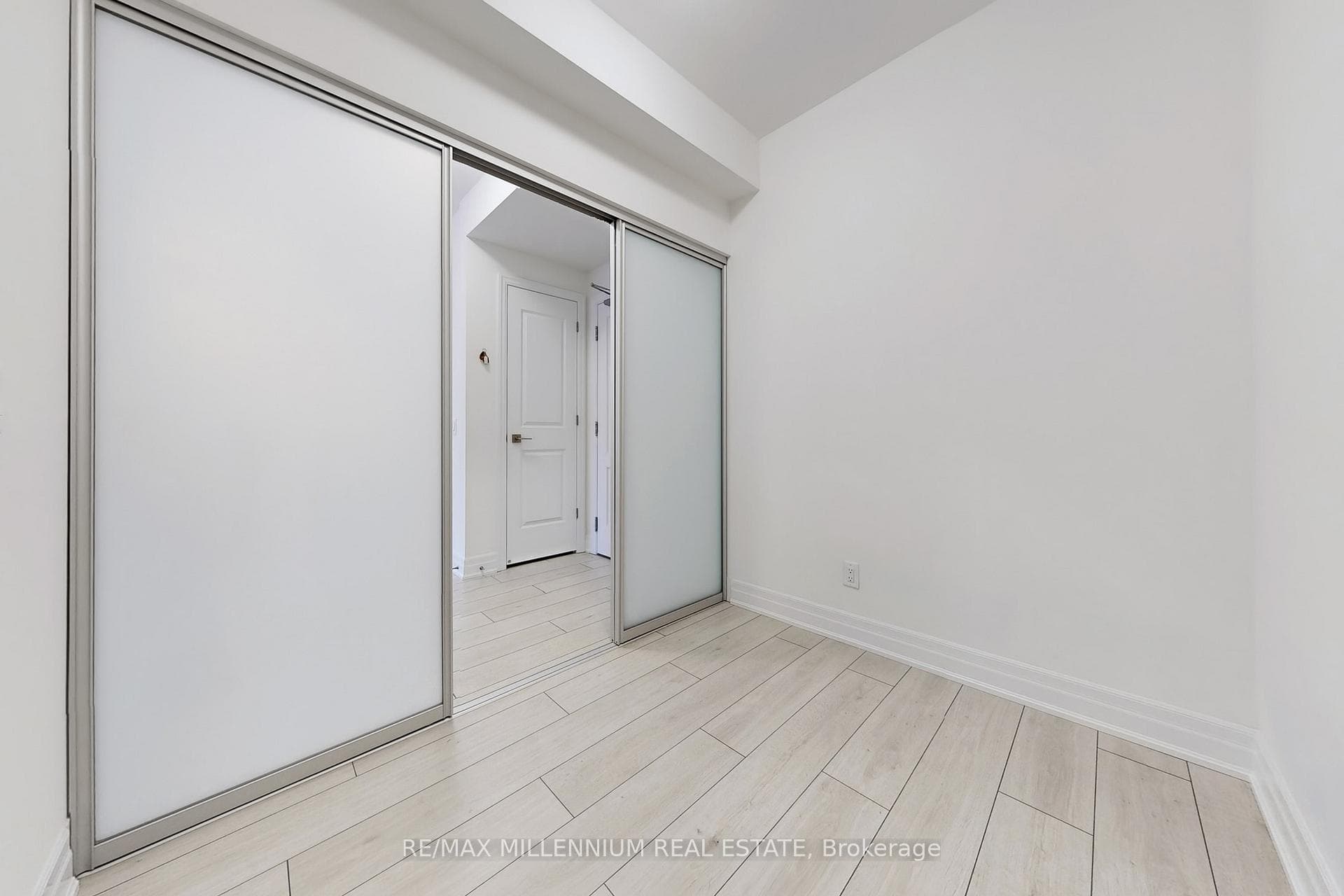 30 Elm Drive Unit 807 photo 27