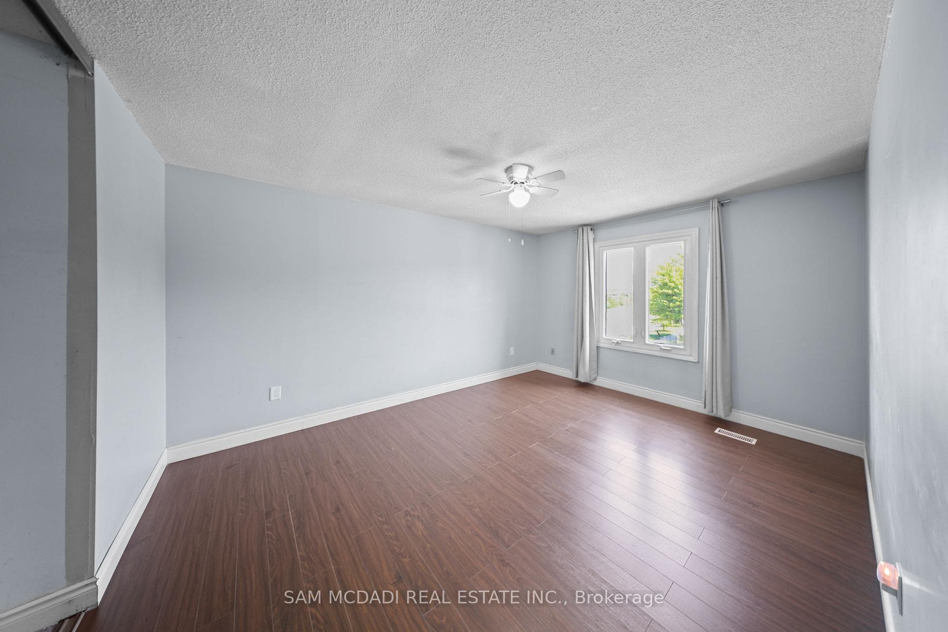 3949 Teakwood Drive photo 14