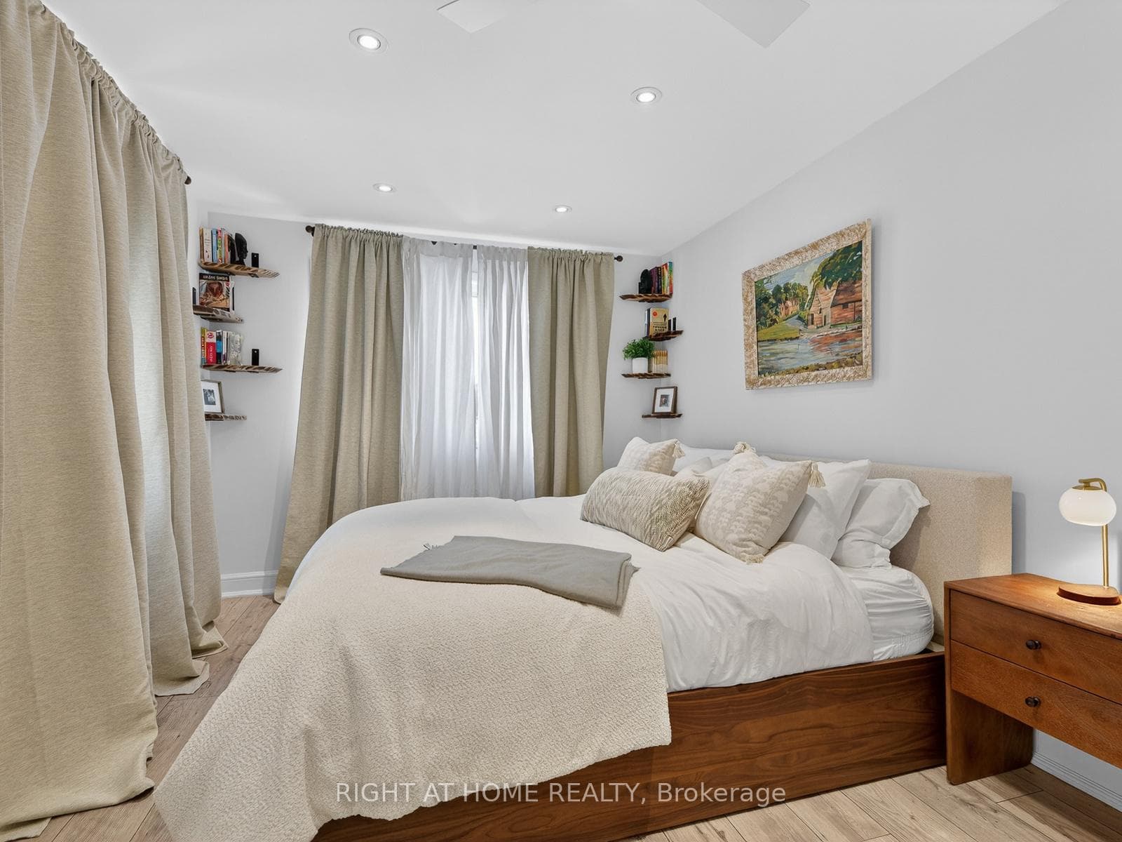 355 Caledonia Road photo 20