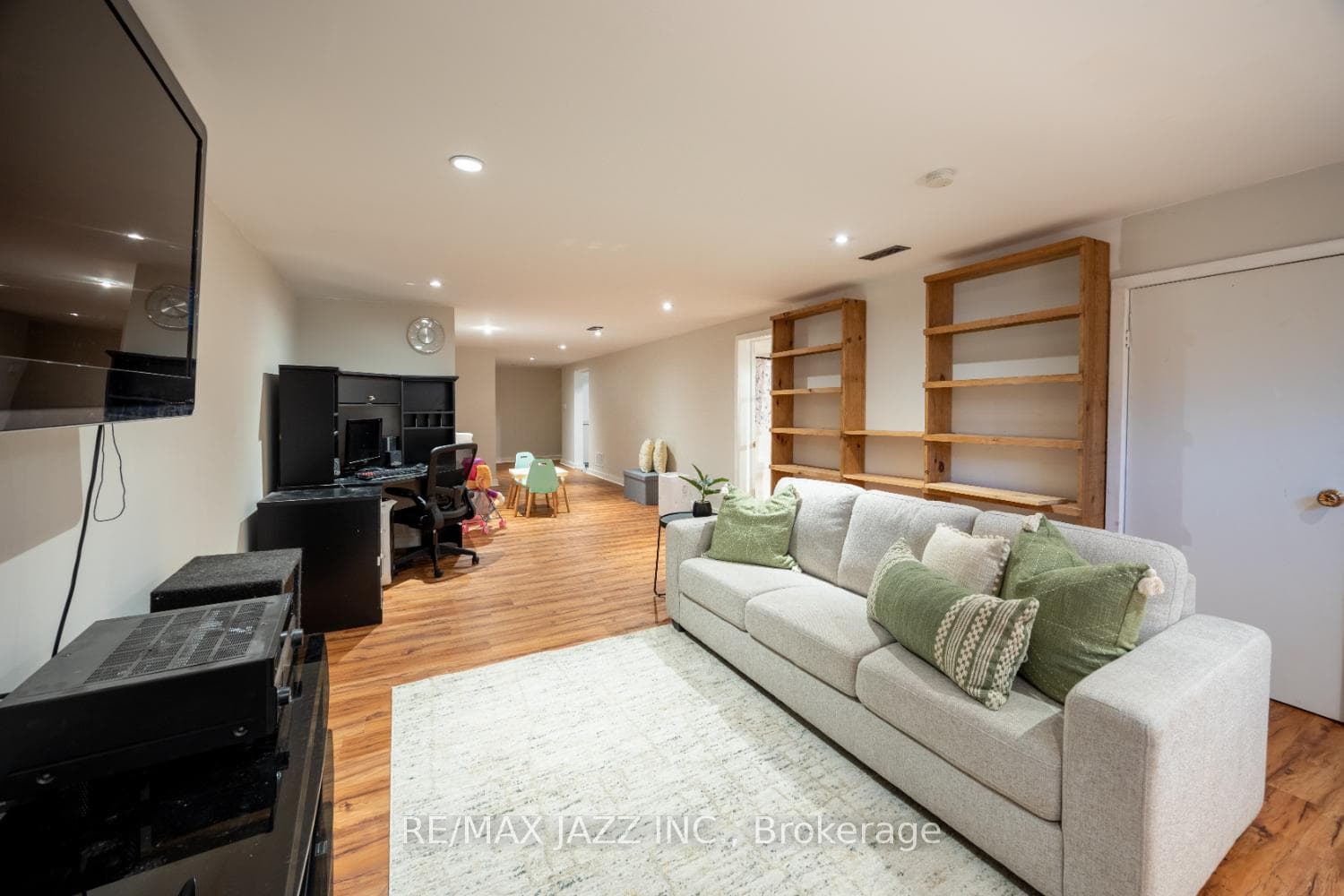 21 Maple Crescent photo 27