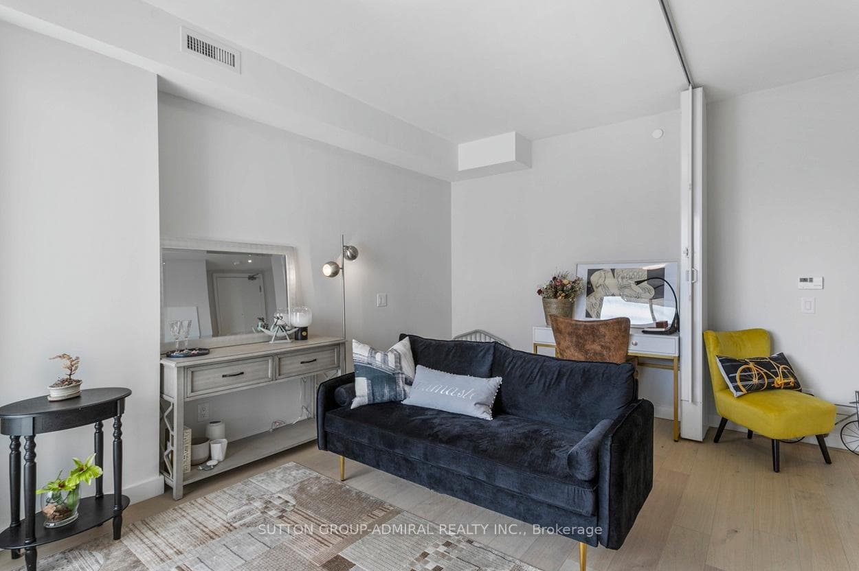 81 Wellesley Street Unit 2104 photo 20