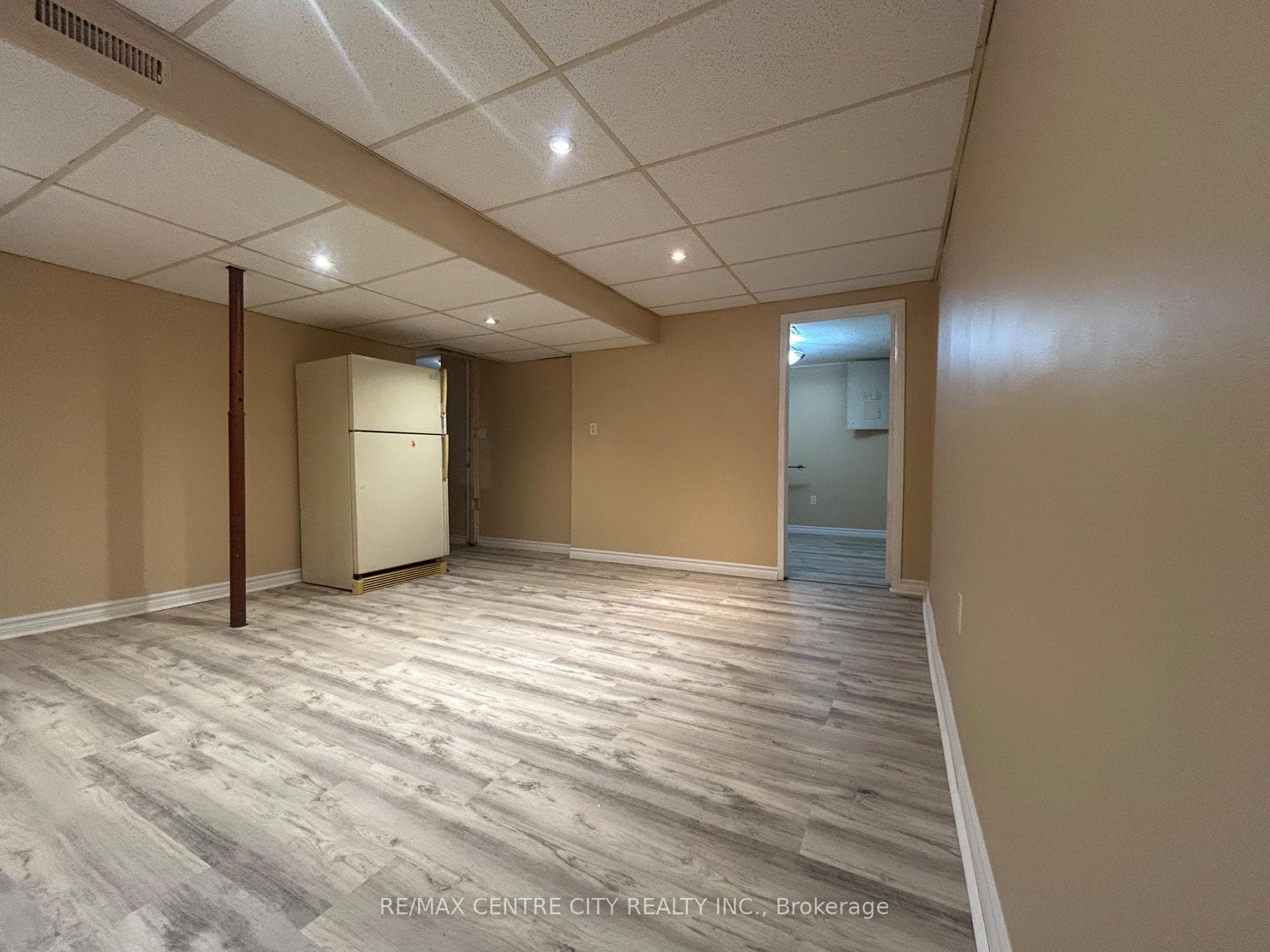 67 Walmer Gardens photo 33