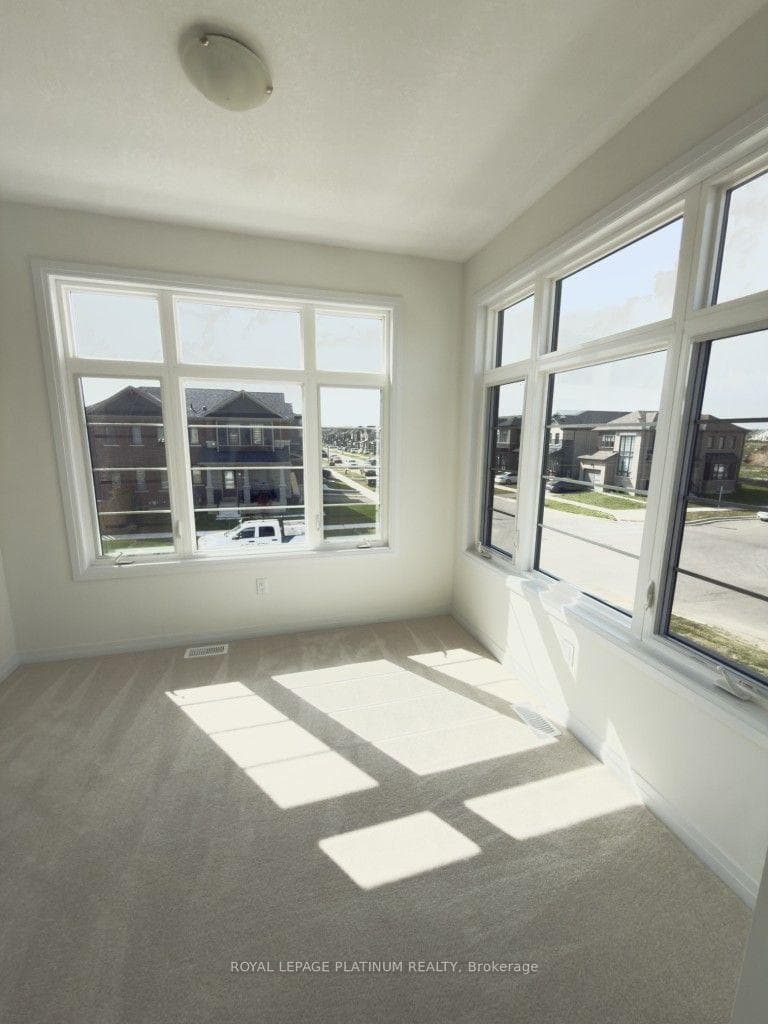 165 Wilmot Road photo 31