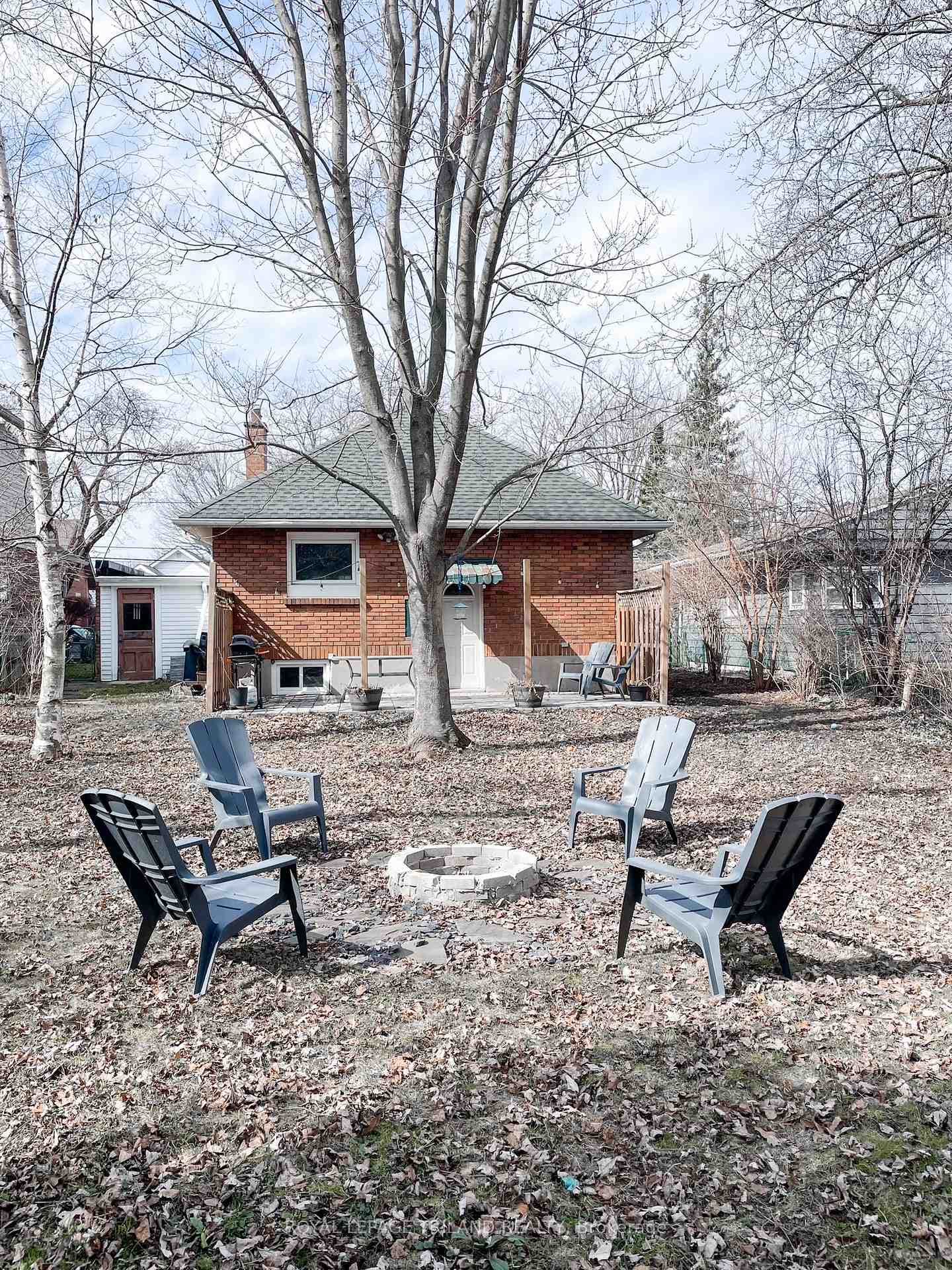 222 Edward Street photo 11