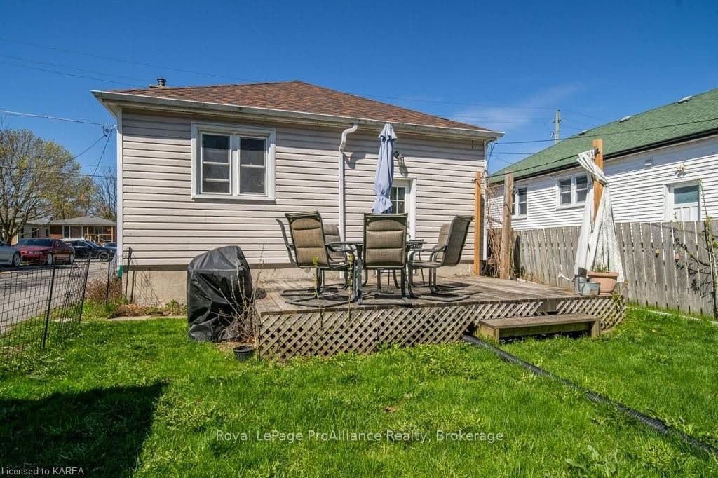 197 KINGSCOURT Avenue photo 34