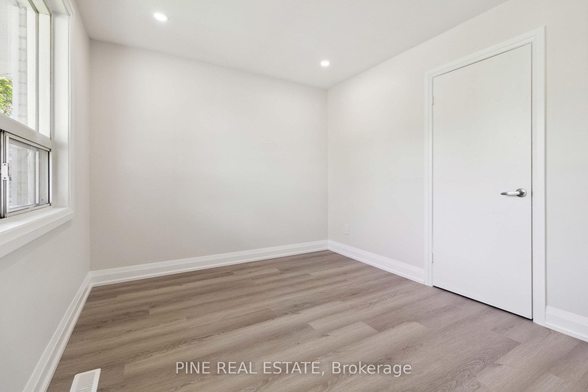 19 Queen Street Unit 3 photo 24