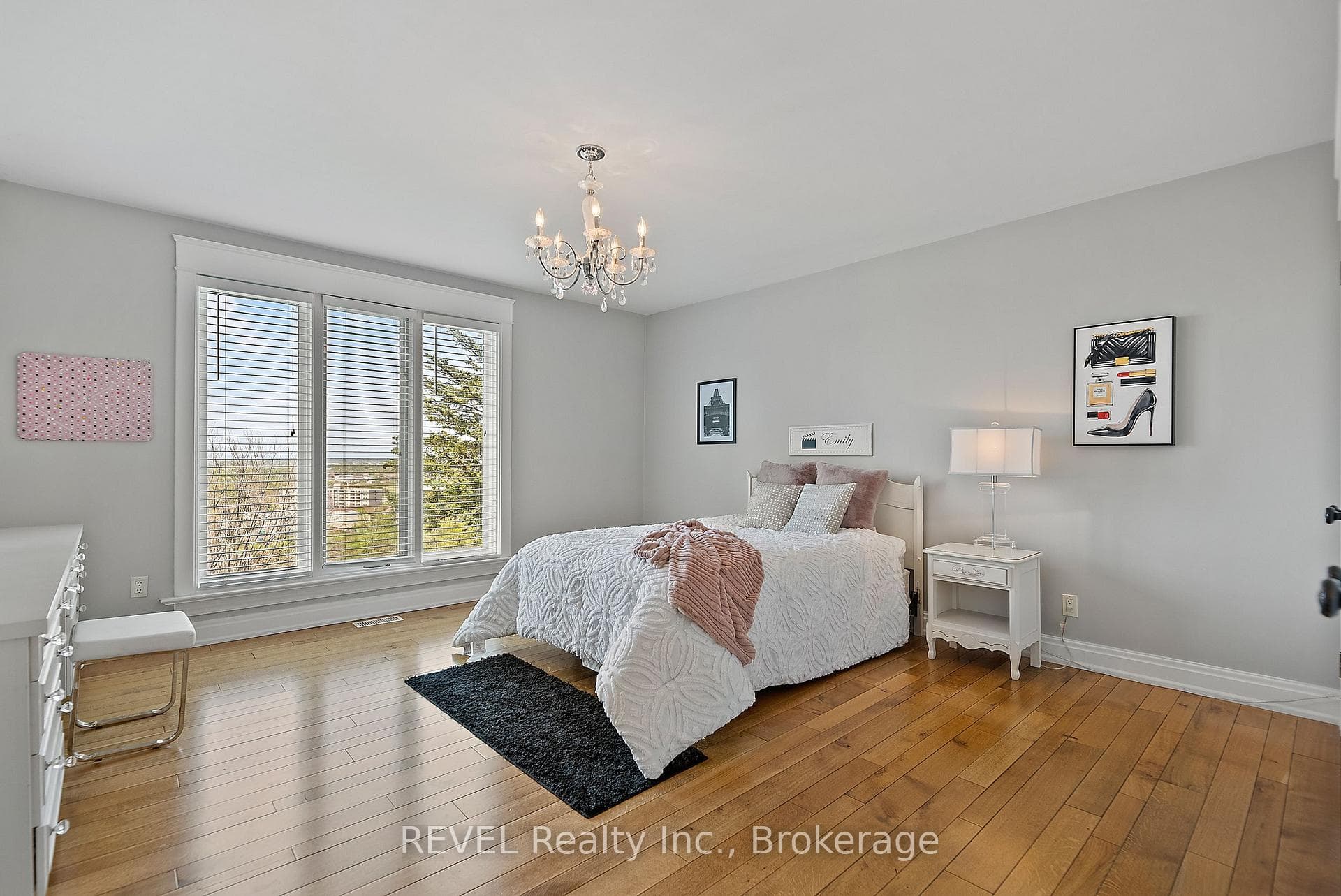 35 CLEARVIEW Heights photo 29
