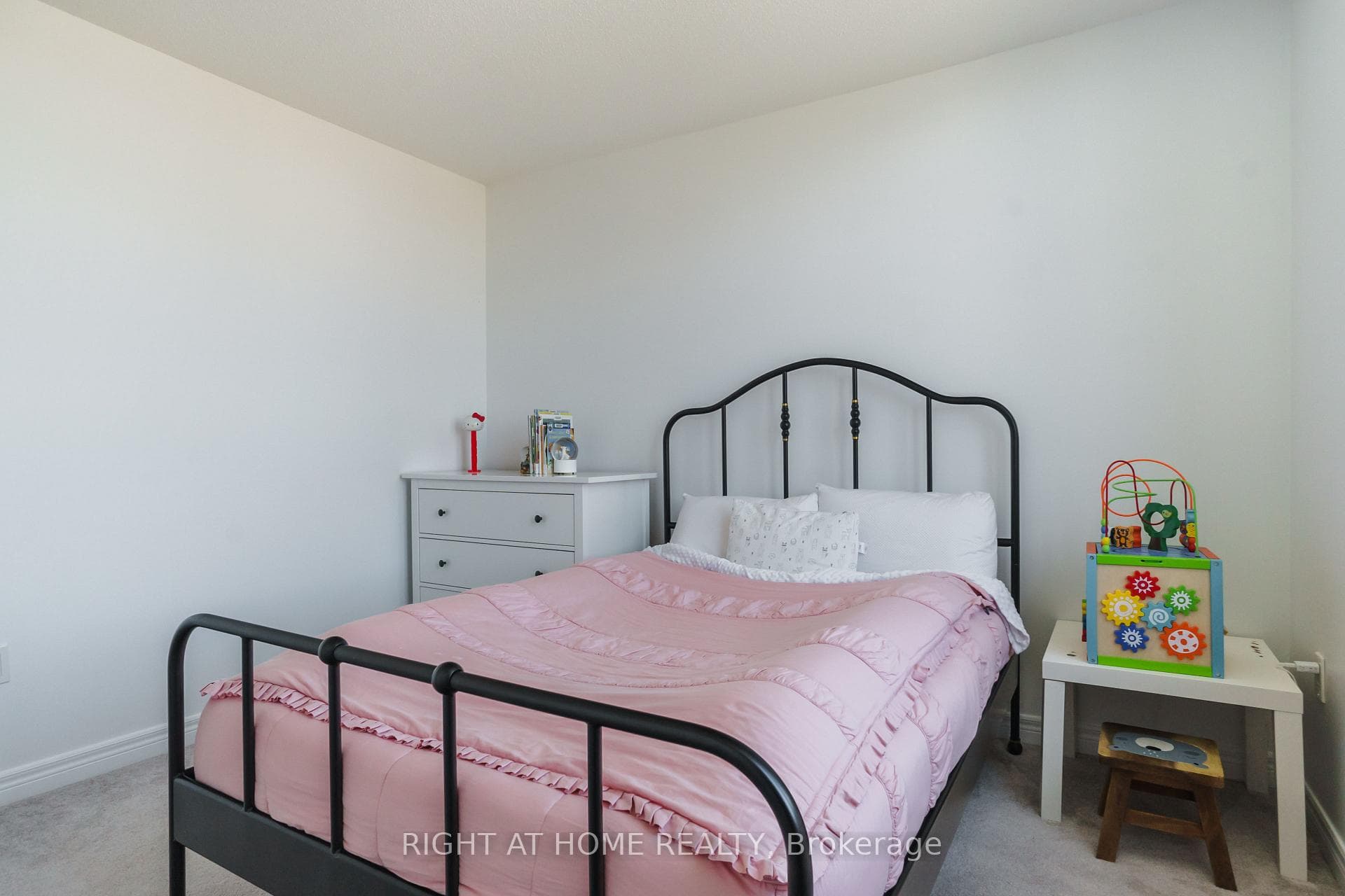 47 Foxberry Road photo 15