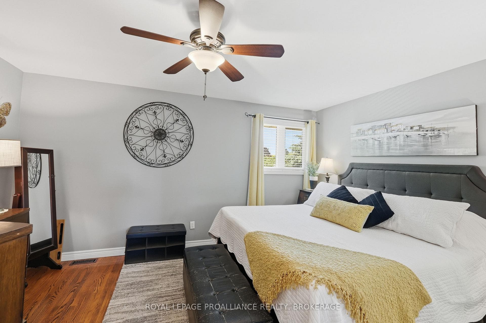317 Avenue Road photo 40