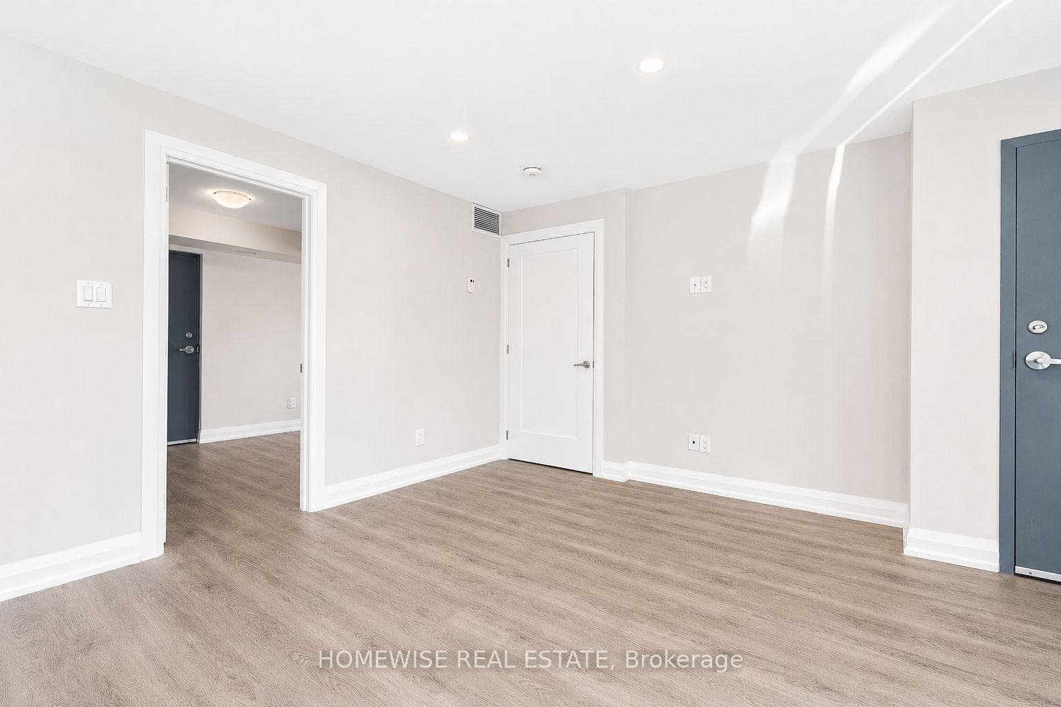 814 Glencairn Avenue Unit 102 photo 8