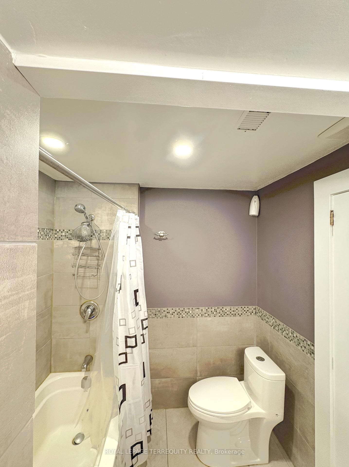 57 Yarrow Road photo 22