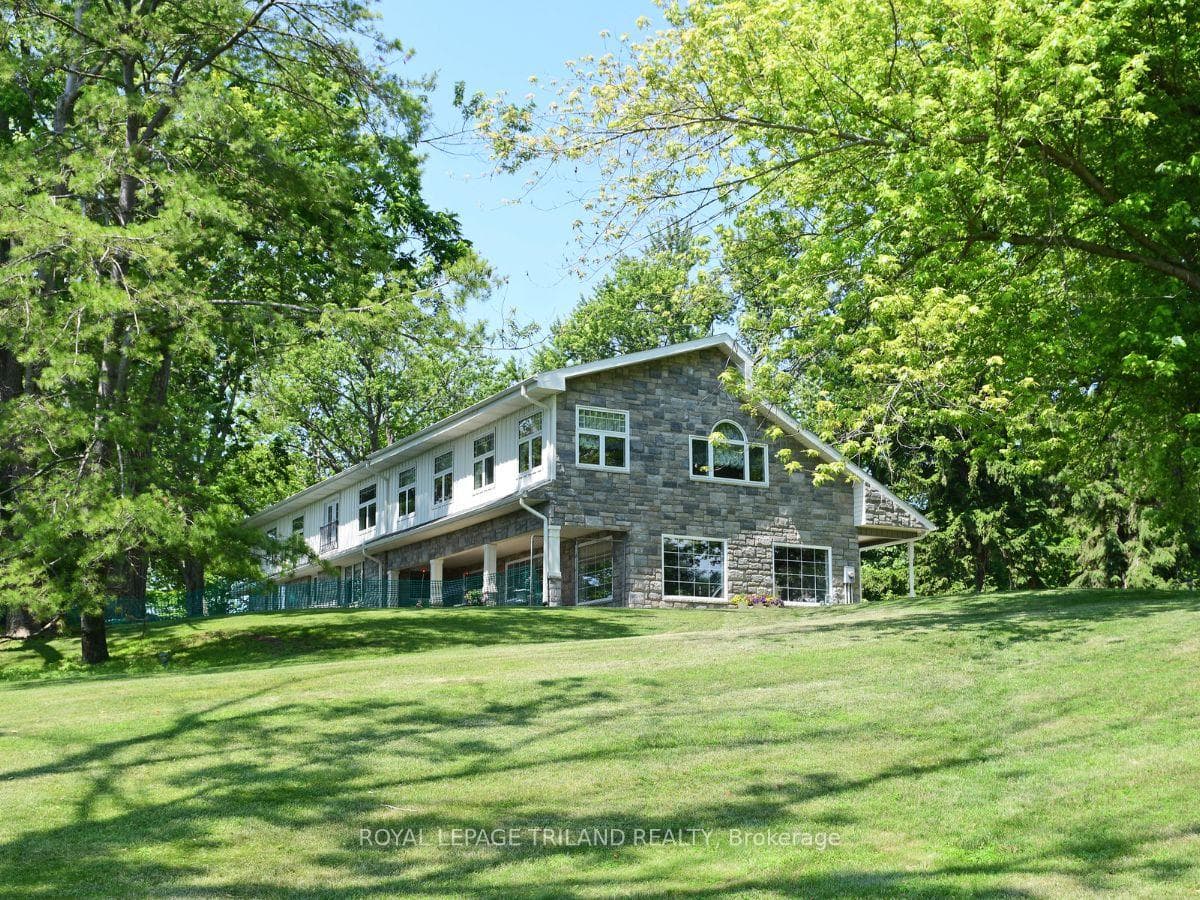7570 Talbot Trail photo 4