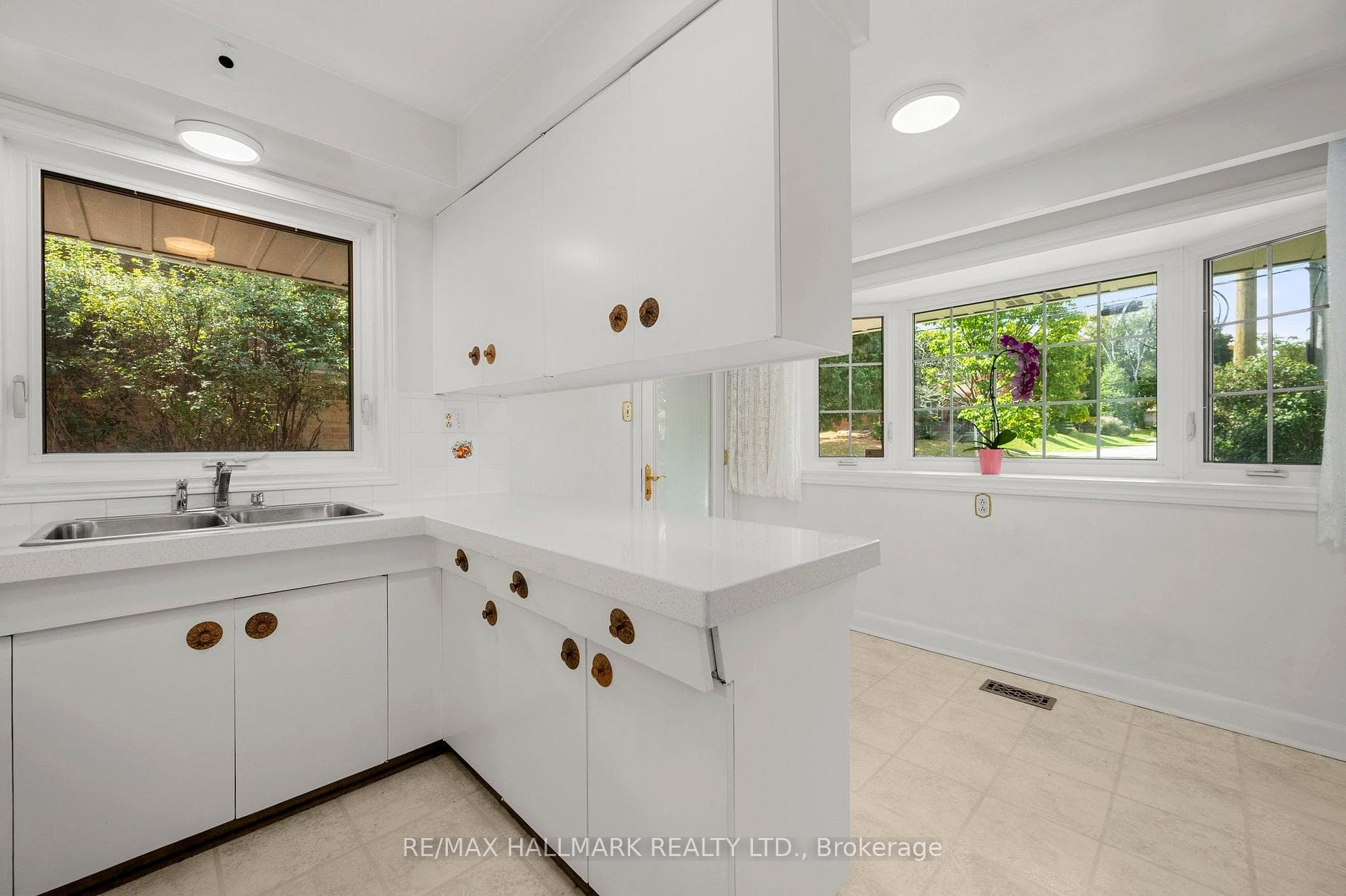 71 Riverwood Parkway photo 11