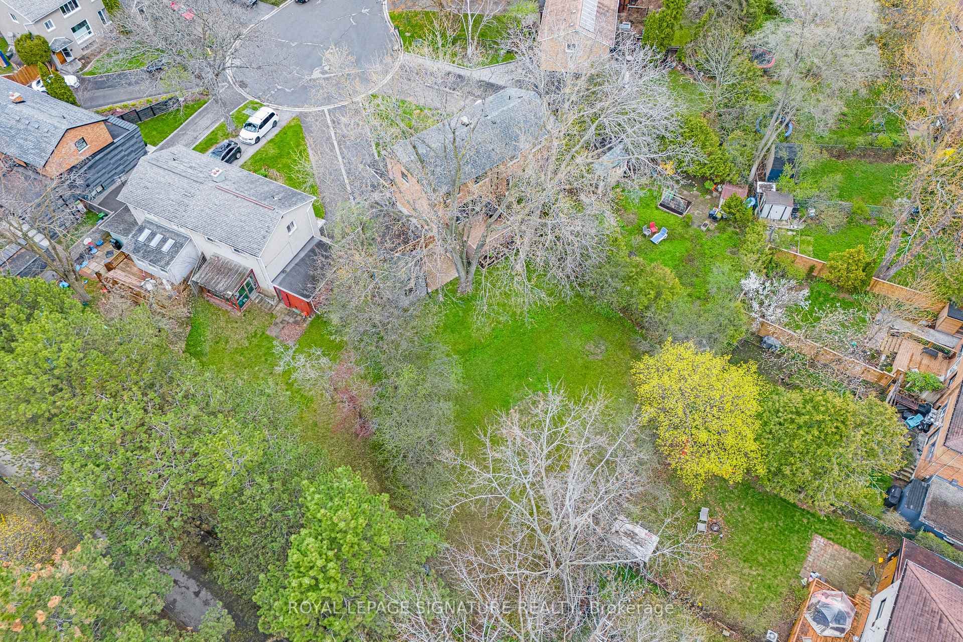 16 Veery Place photo 32
