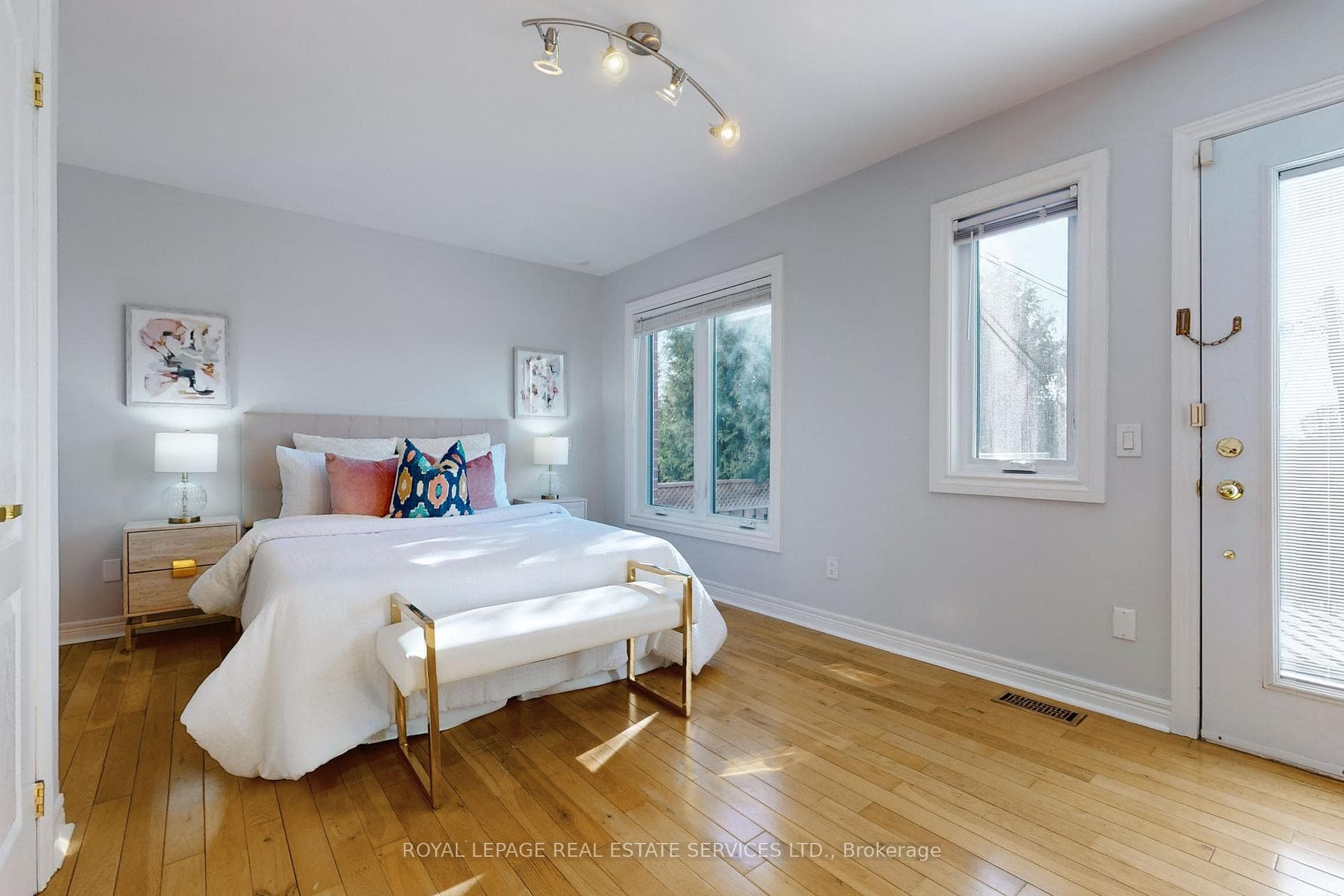 550 Westmount Avenue photo 15