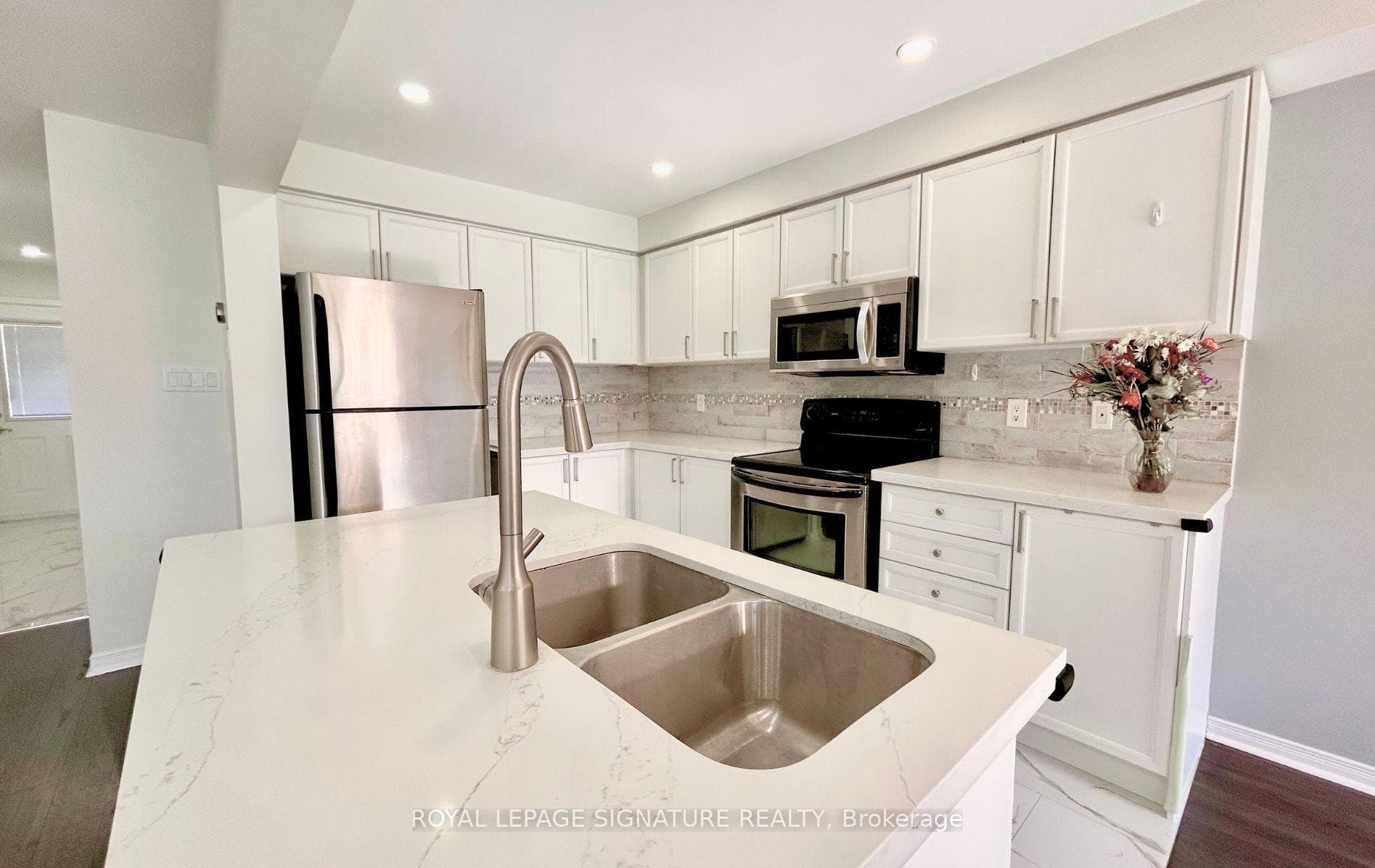 28 Millburn Drive photo 9