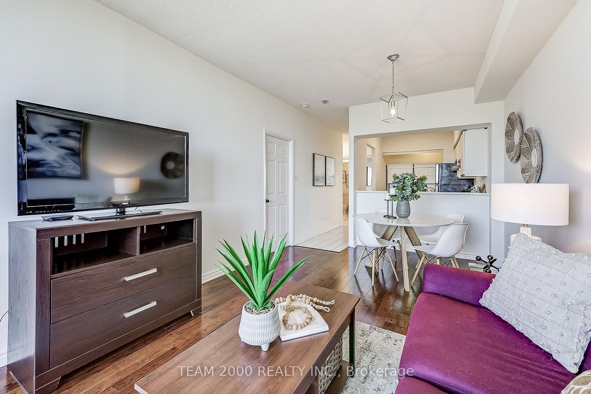 309 Major Mackenzie Drive Unit 1001 photo 11