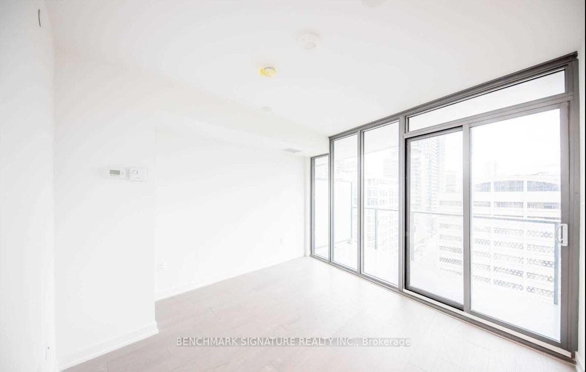 11 Wellesley Street Unit 2512 photo 6