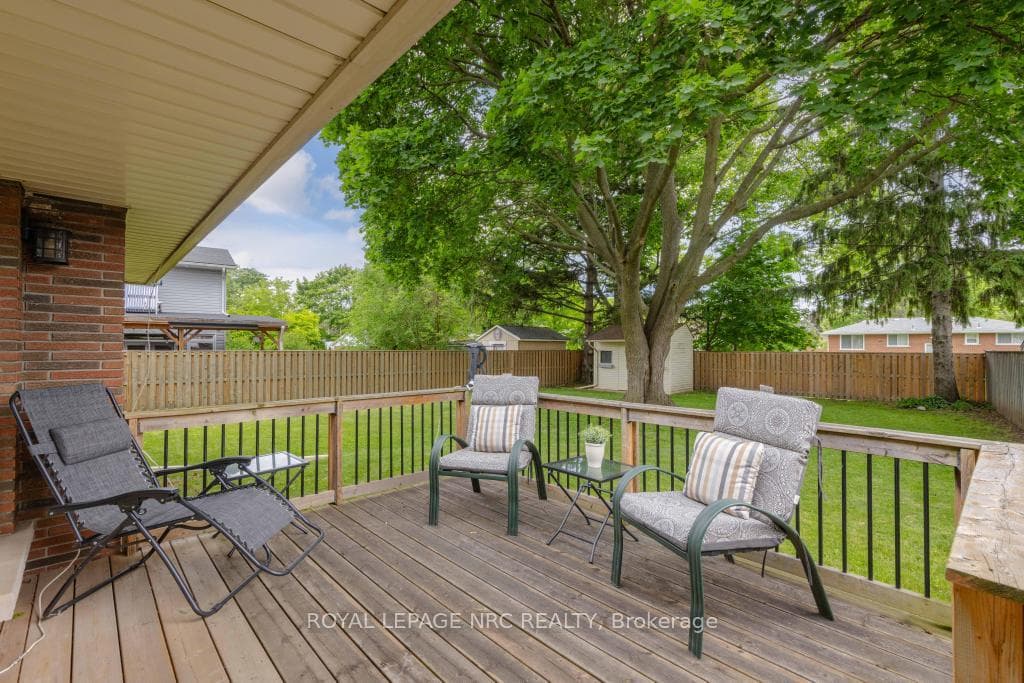18 Cartier Drive photo 32