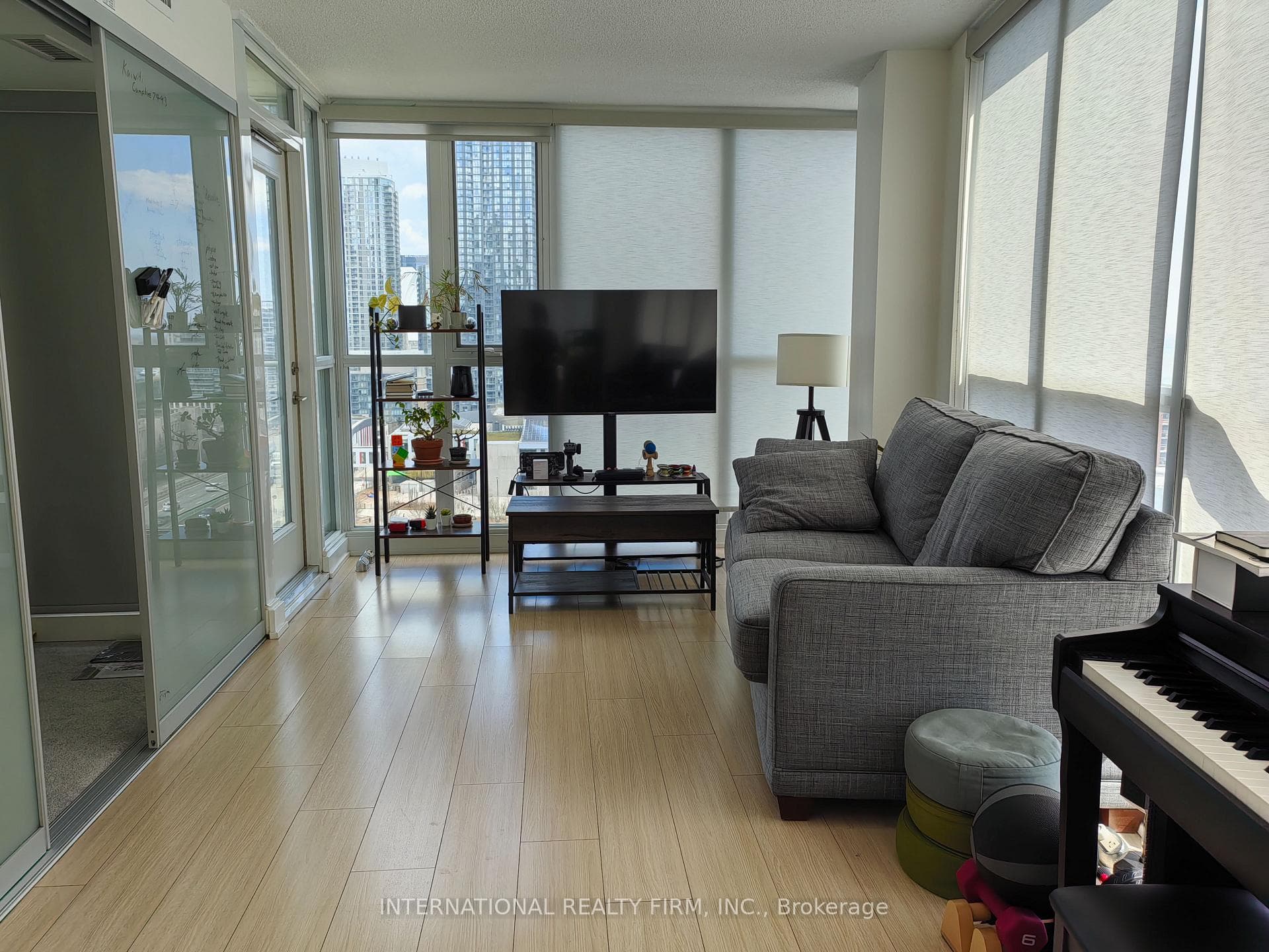 75 Queens Wharf Road Unit 1807 photo 4